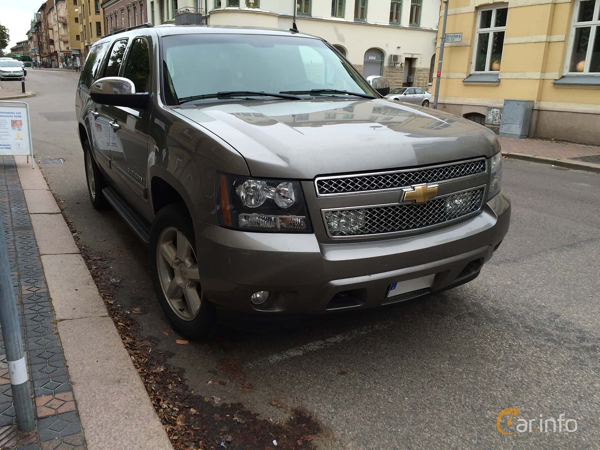 Chevrolet Suburban 1500 5.3 V8 E85 4WD Hydra-Matic, 314hp, 2008