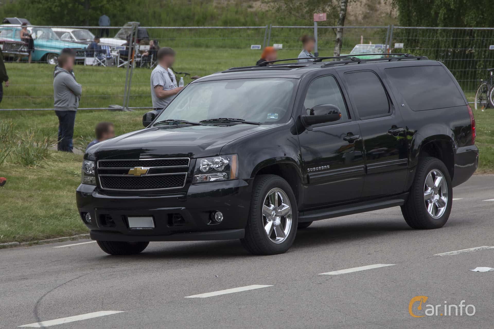 Chevrolet Suburban 1500 5.3 V8 E85 4WD Hydra-Matic, 330hp, 2013