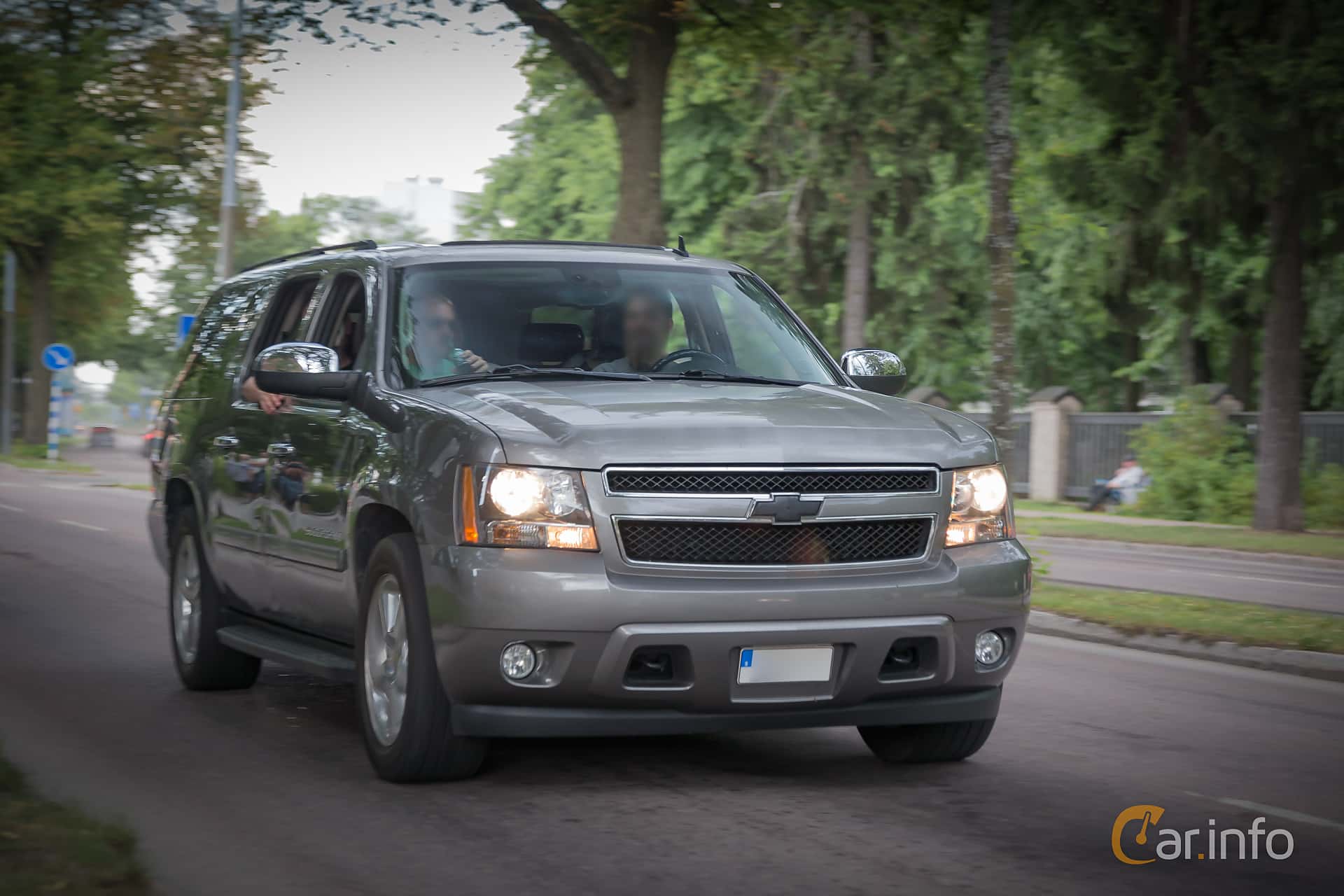 Chevrolet Suburban 1500 5.3 V8 E85 Hydra-Matic, 330hp, 2013
