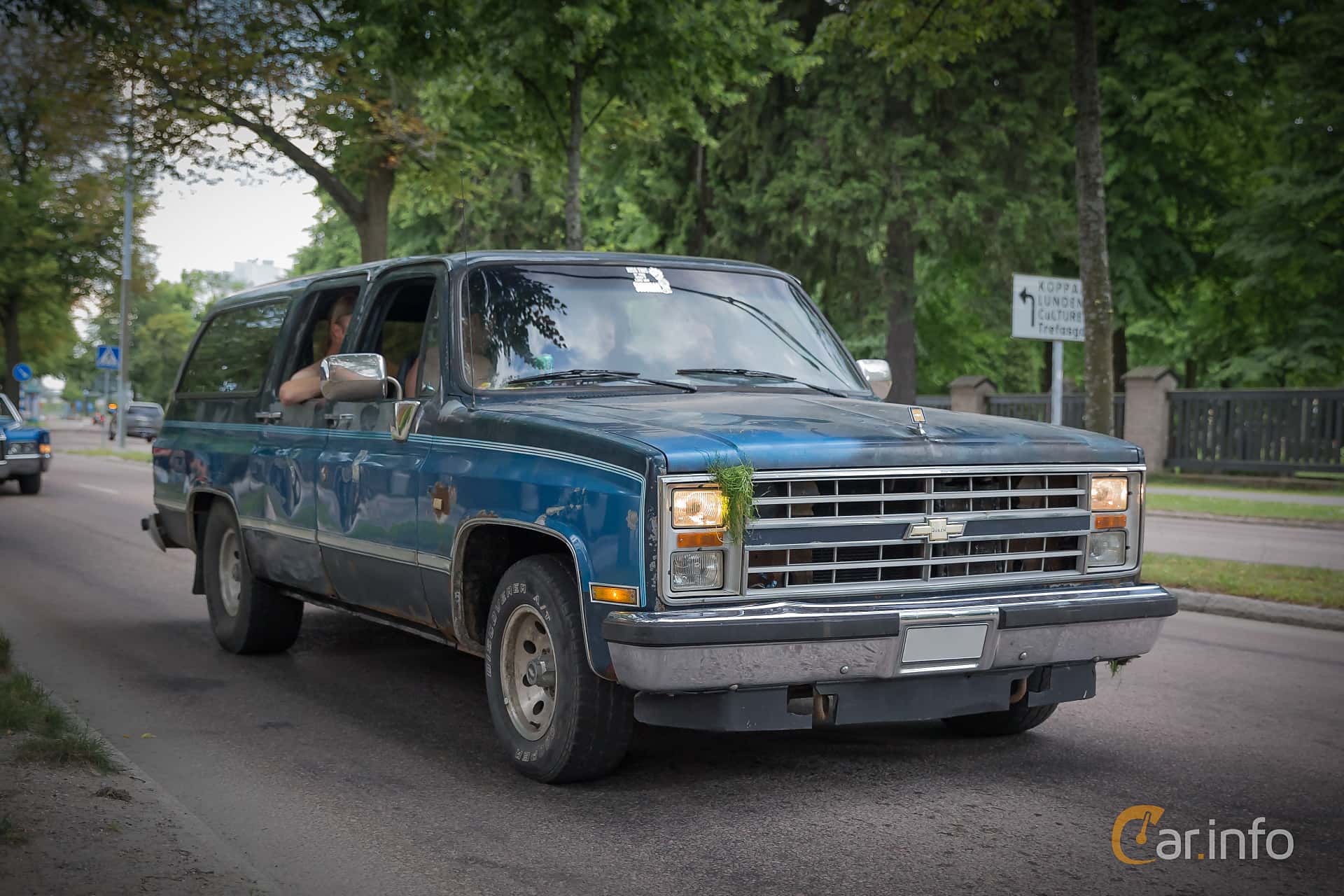 Chevrolet R10 Suburban 5.7 V8 TBI Hydra-Matic, 213hp, 1988