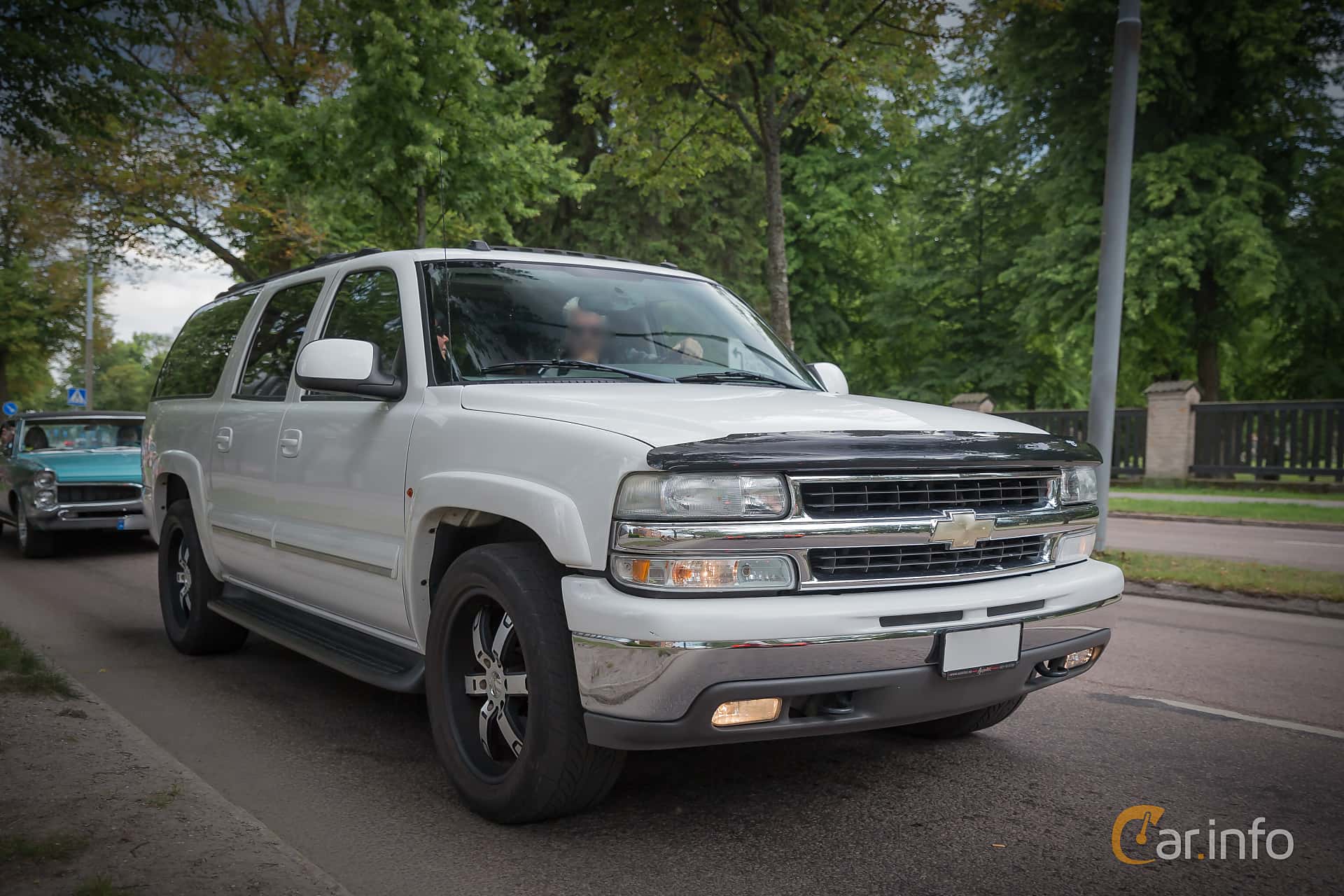 Chevrolet Suburban 1500 5.3 V8 AWD Hydra-Matic, 299hp, 2005