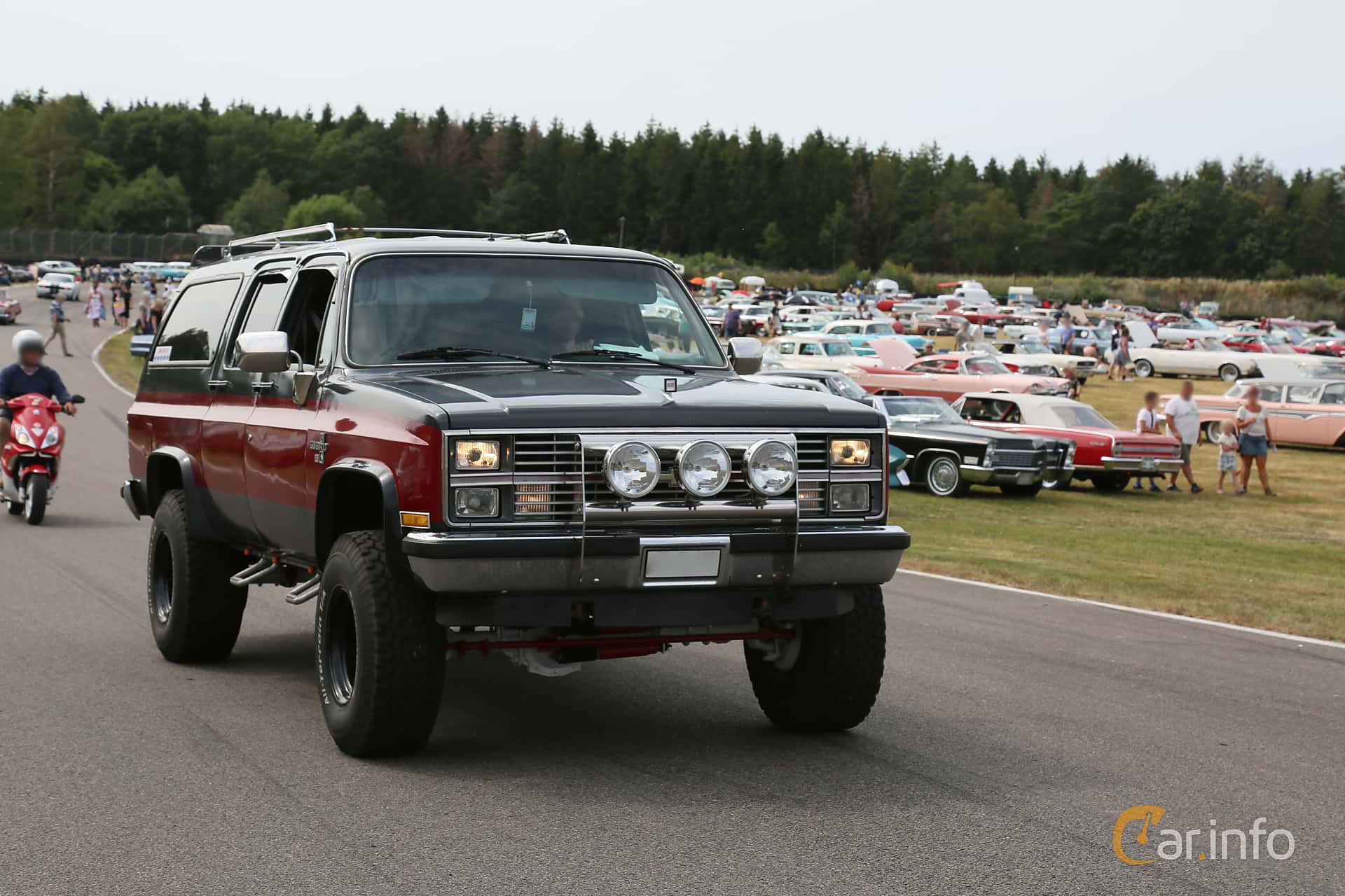 Chevrolet R20 Suburban 6.2 V8 Hydra-Matic, 150hp, 1988