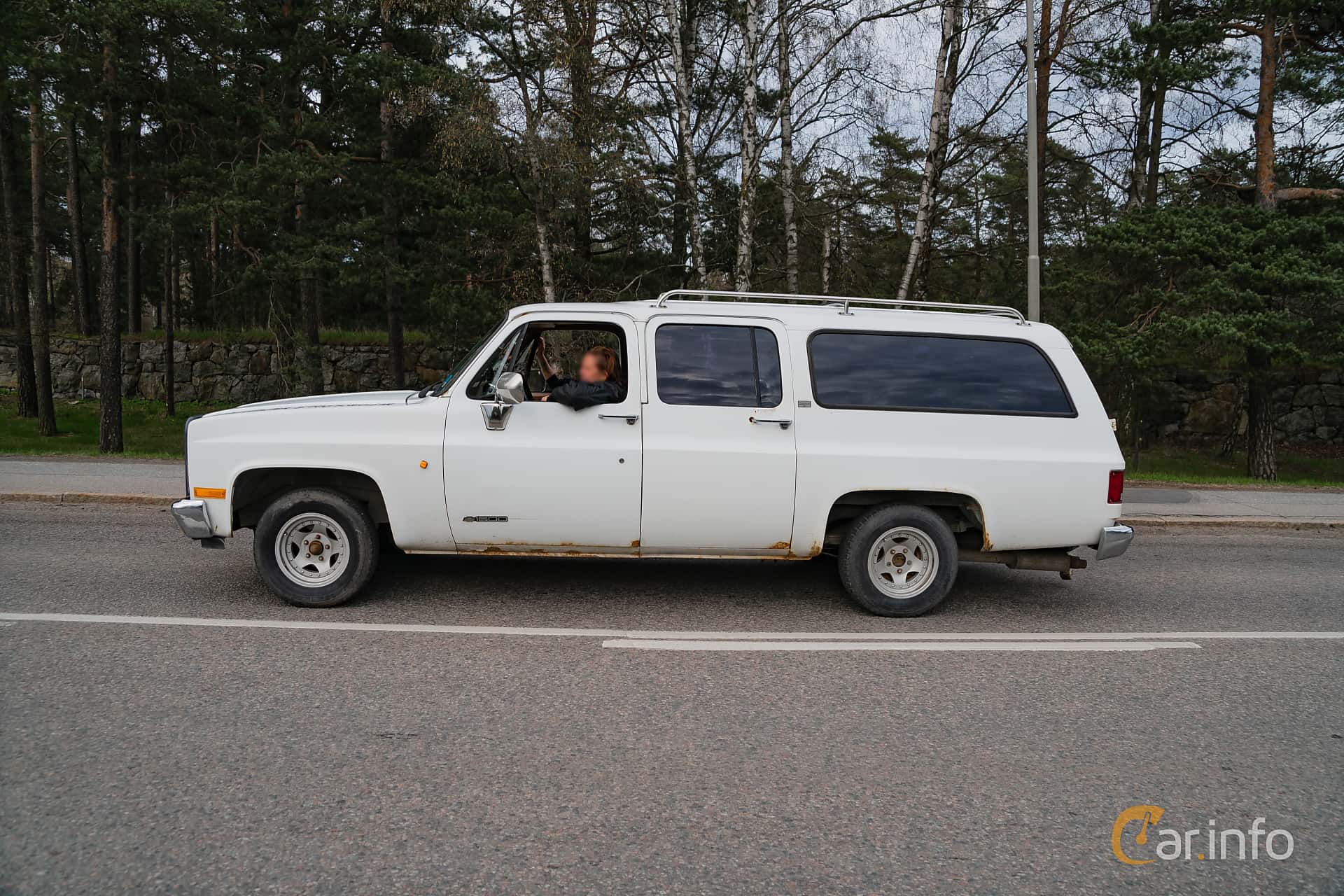 Chevrolet Suburban V10 5.7 V8 TBI 4WD Manual, 213hp, 1991