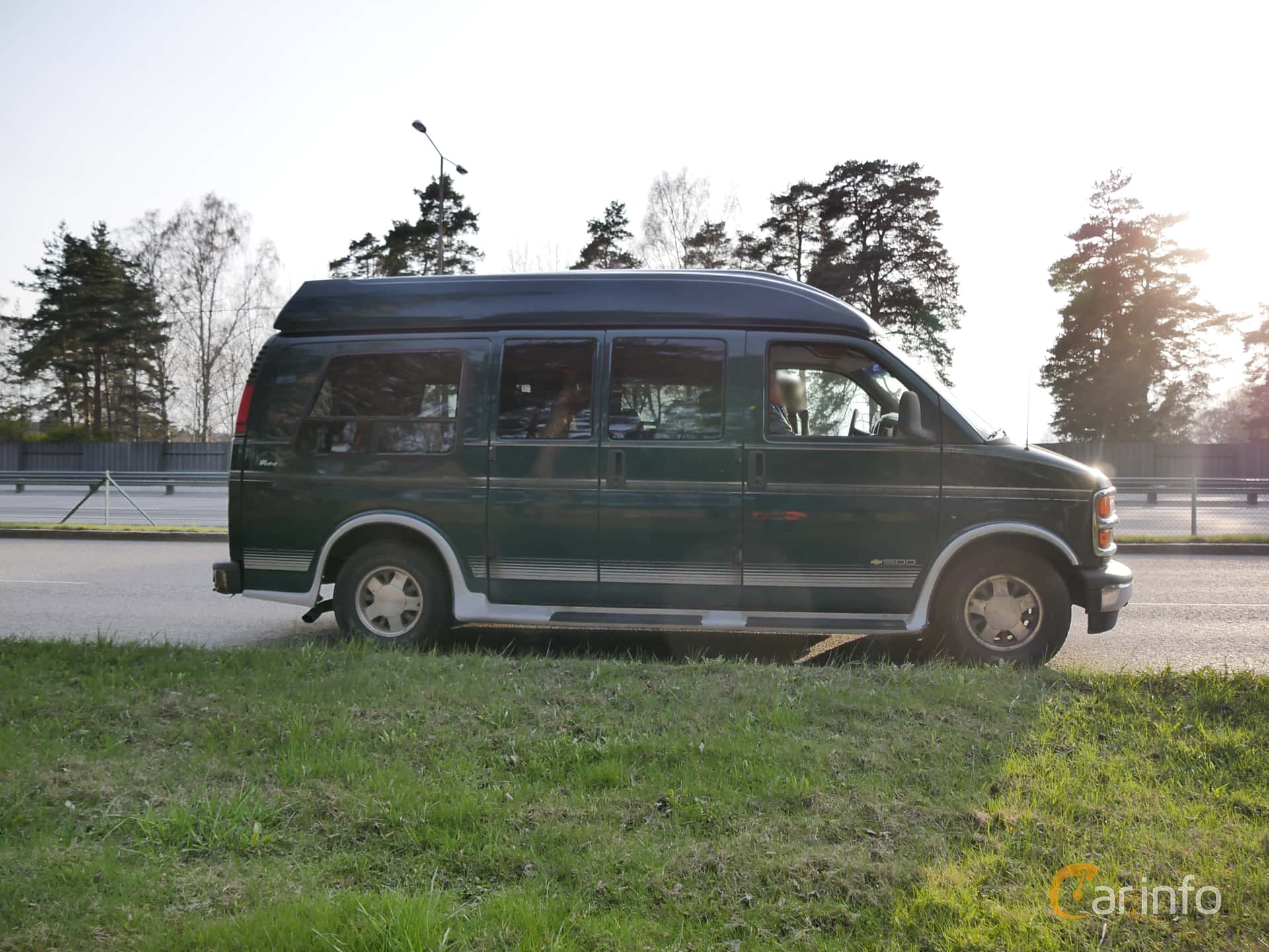 Chevrolet Express G1500 Conversion Van 5.7 V8 Hydra-Matic, 248hp, 1997