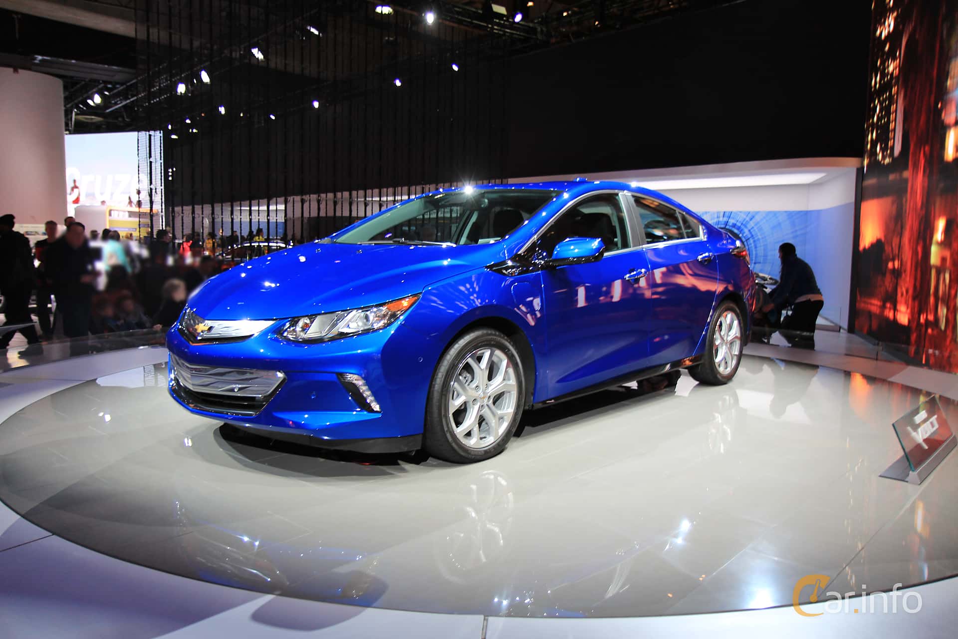 Chevrolet Volt 1.5 + 18.4 kWh CVT, 264hp, 2016