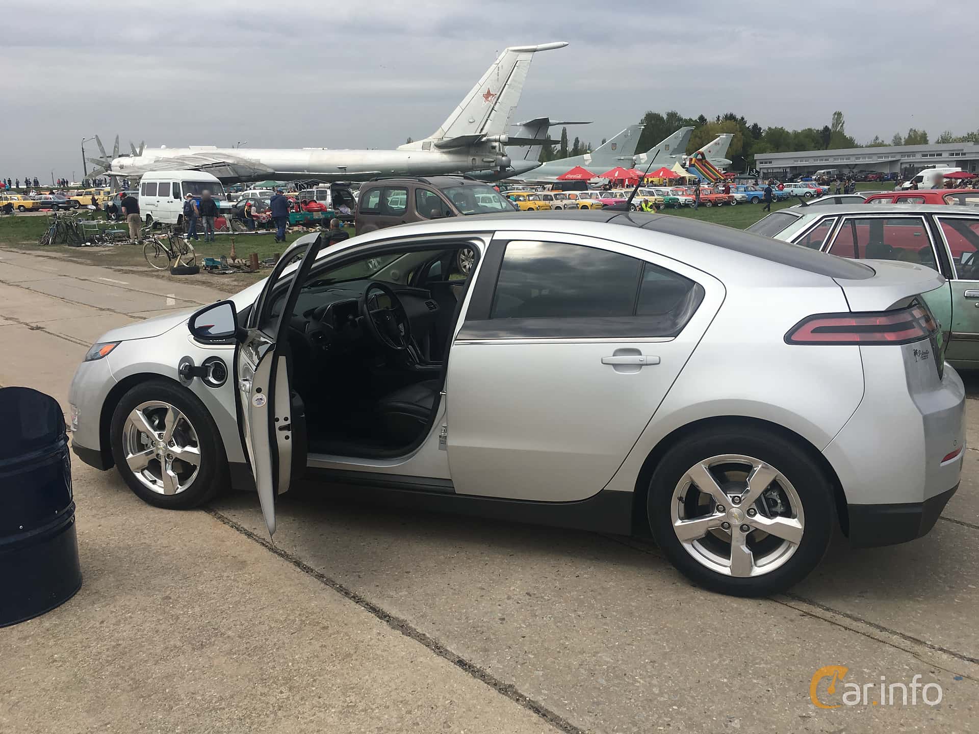 Chevrolet Volt 1.4 + 16 kWh Single Speed, 151hp, 2011