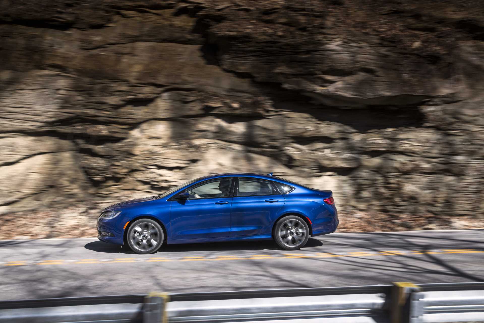 Chrysler 200S 3.6 V6 Pentastar Automatic, 299hp, 2015