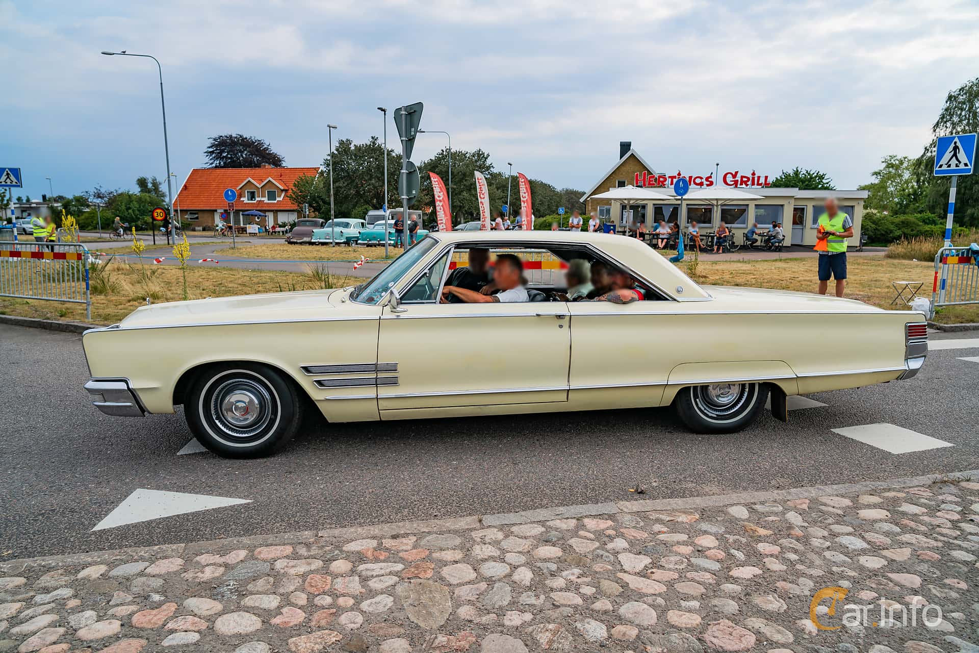 Chrysler 300 2-door Hardtop 6.3 V8 TorqueFlite, 330hp, 1966