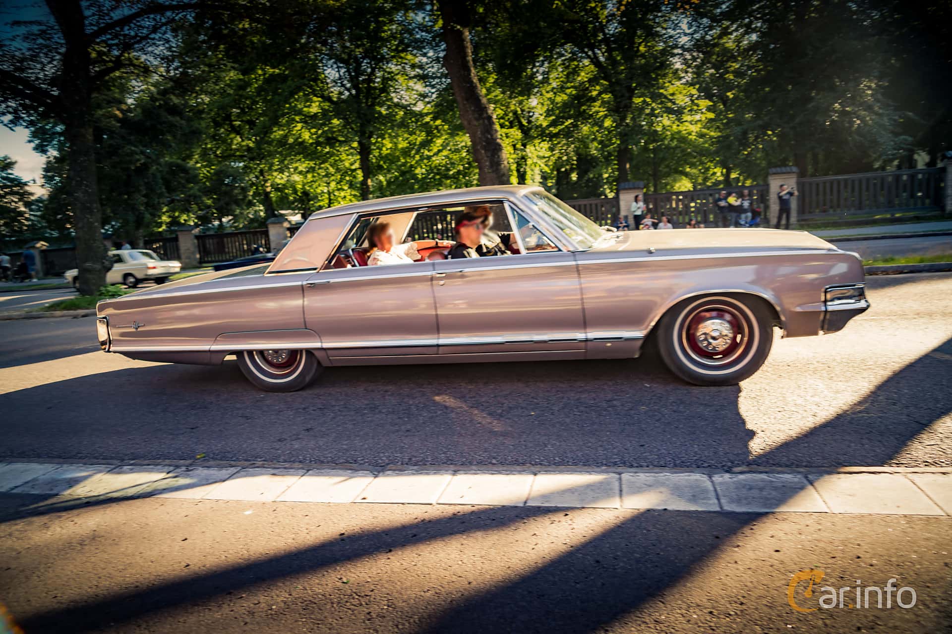 Chrysler 300 4-door Hardtop 6.3 V8 319hp, 1965
