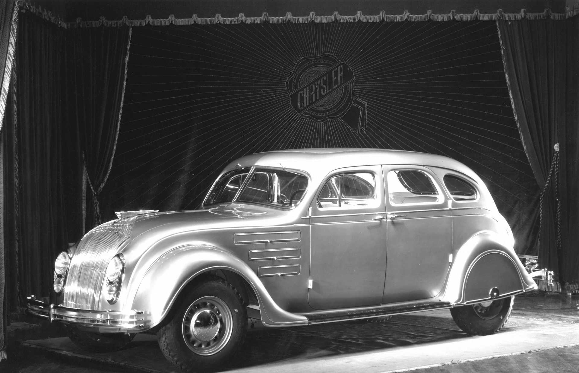 Chrysler Airflow Sedan 6.5 Manual, 124hp, 1934