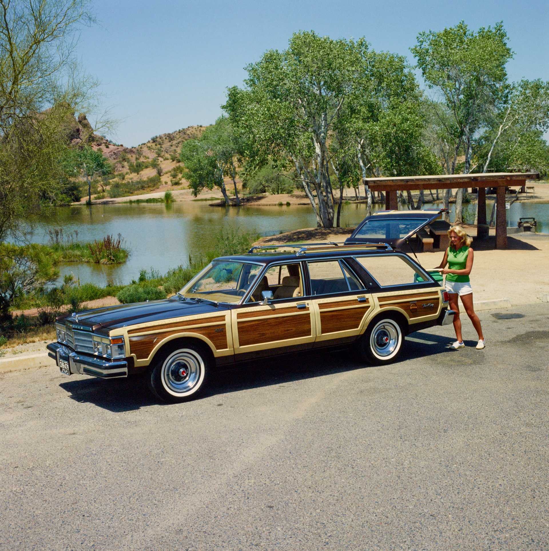 Chrysler LeBaron Wagon 5.9 V8 TorqueFlite, 152hp, 1979