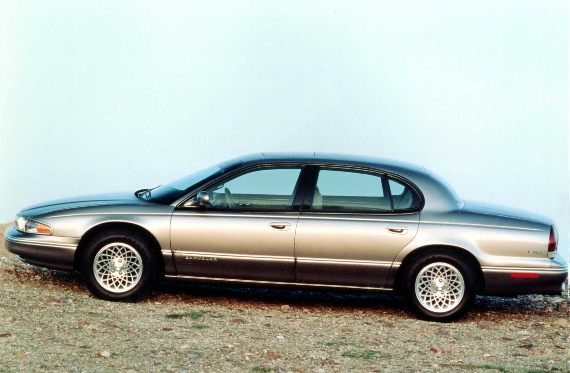Chrysler LHS 3.5 V6 Automatic, 218hp, 1996