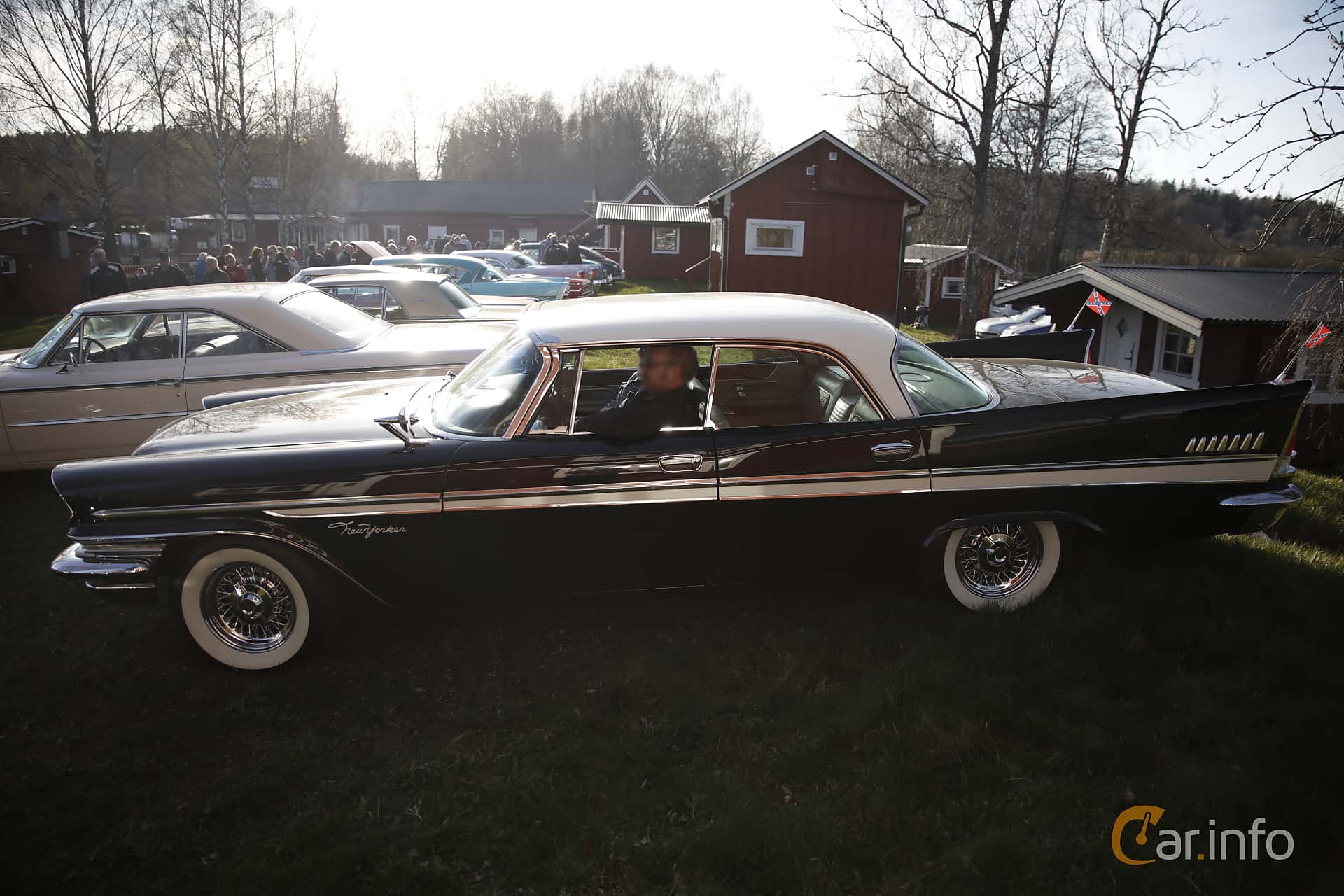Chrysler New Yorker 4-door Hardtop 6.4 V8 TorqueFlite, 330hp, 1957