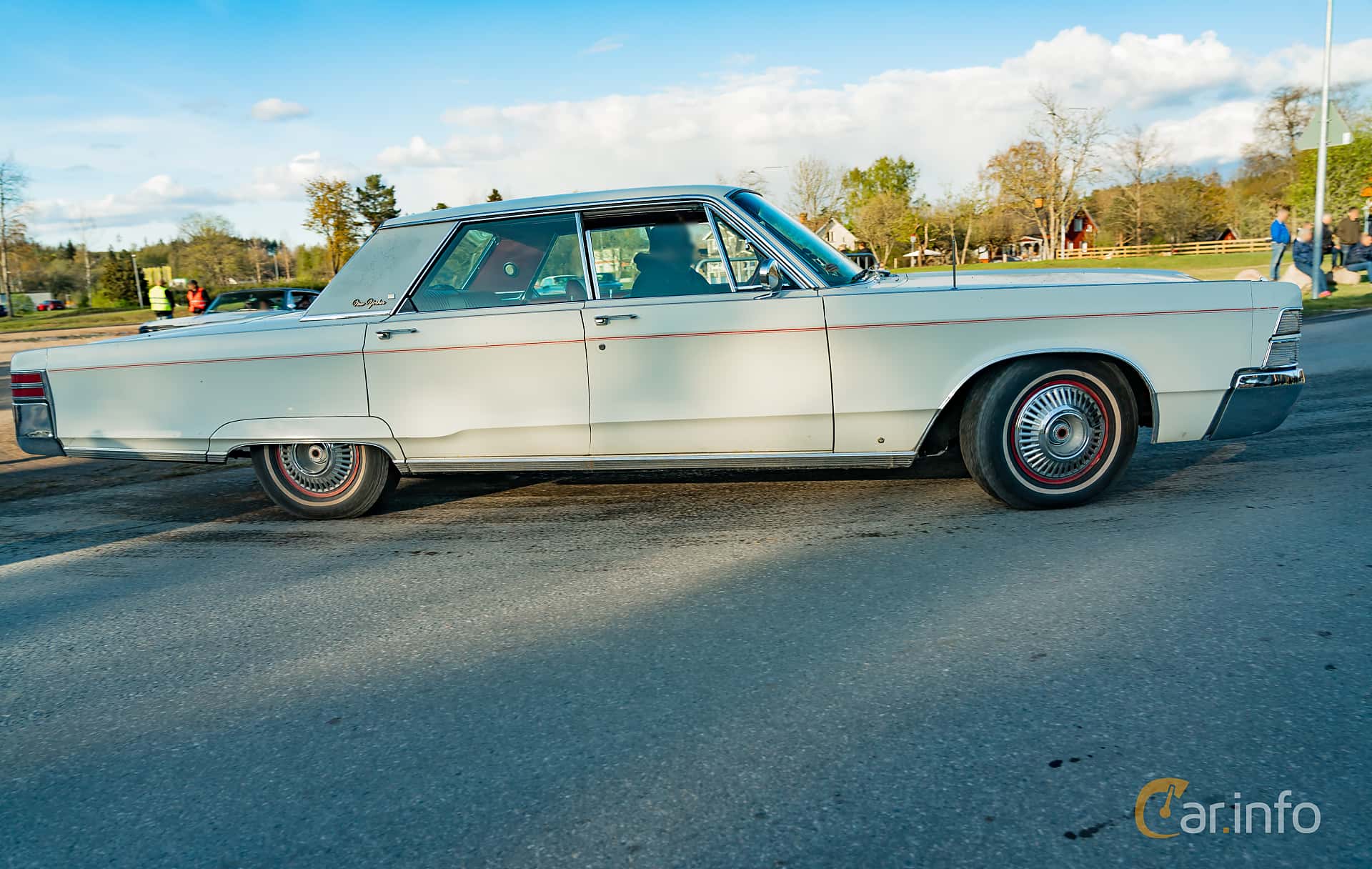 Chrysler New Yorker 4-door Hardtop 7.2 V8 TorqueFlite, 381hp, 1968