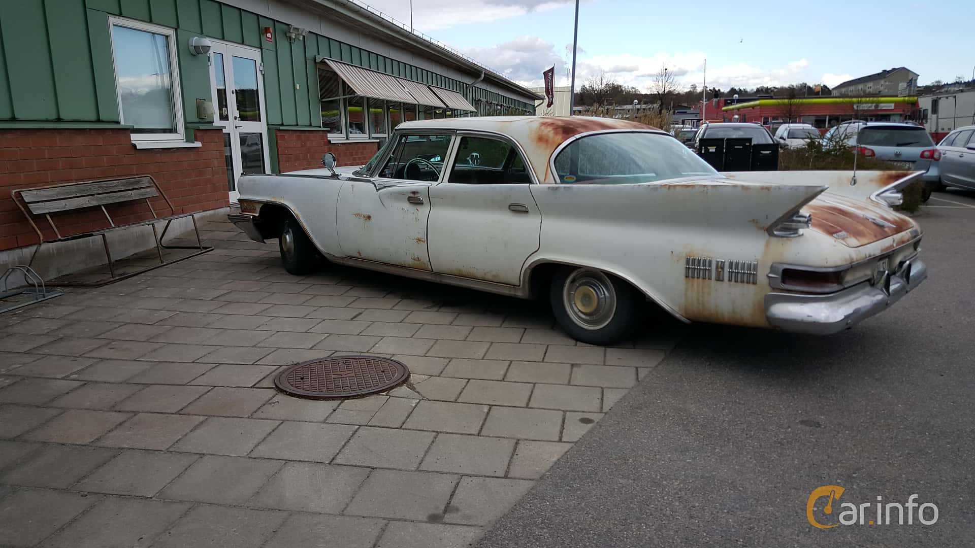 Chrysler New Yorker Sedan 6.8 V8 TorqueFlite, 355hp, 1961