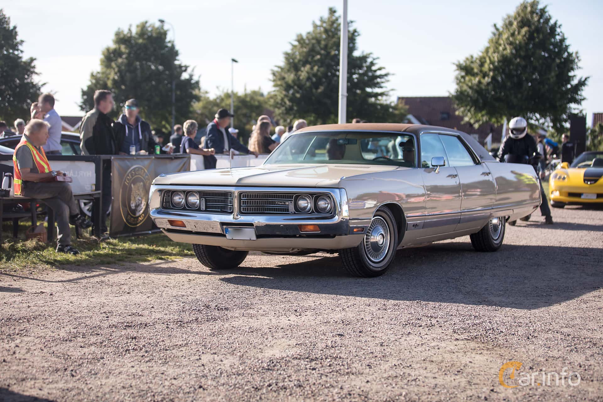 Chrysler New Yorker Brougham 4-door Hardtop 7.2 V8 TorqueFlite, 218hp, 1973