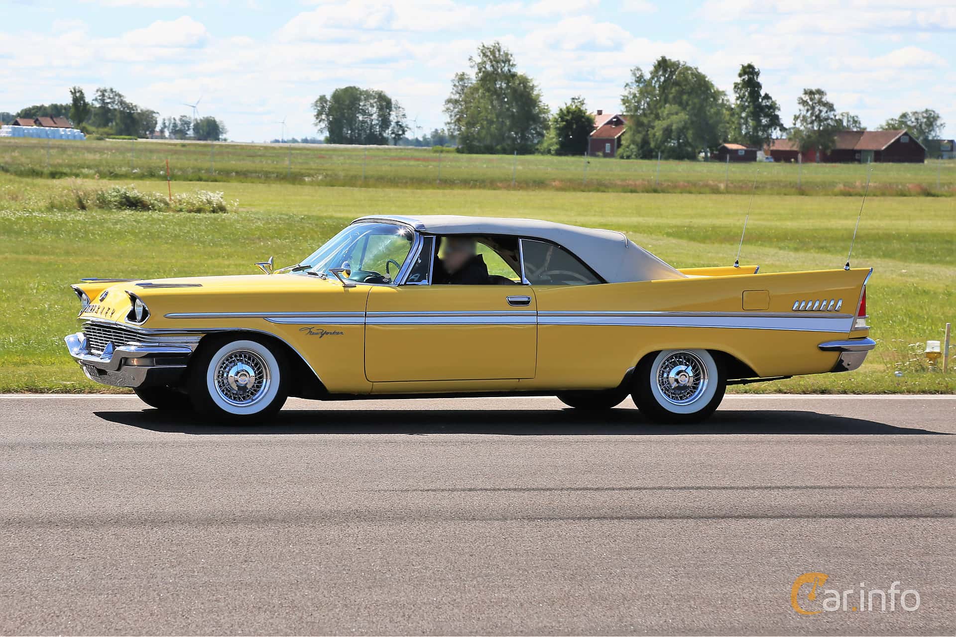 Chrysler New Yorker Convertible 6.4 V8 TorqueFlite, 330hp, 1957