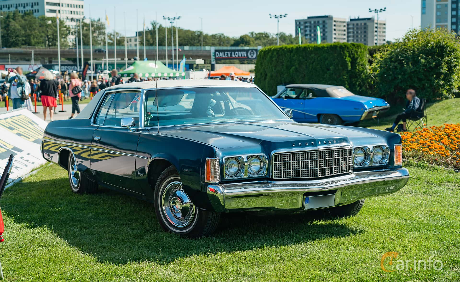Chrysler Newport 2-door Hardtop 6.6 V8 TorqueFlite, 208hp, 1975