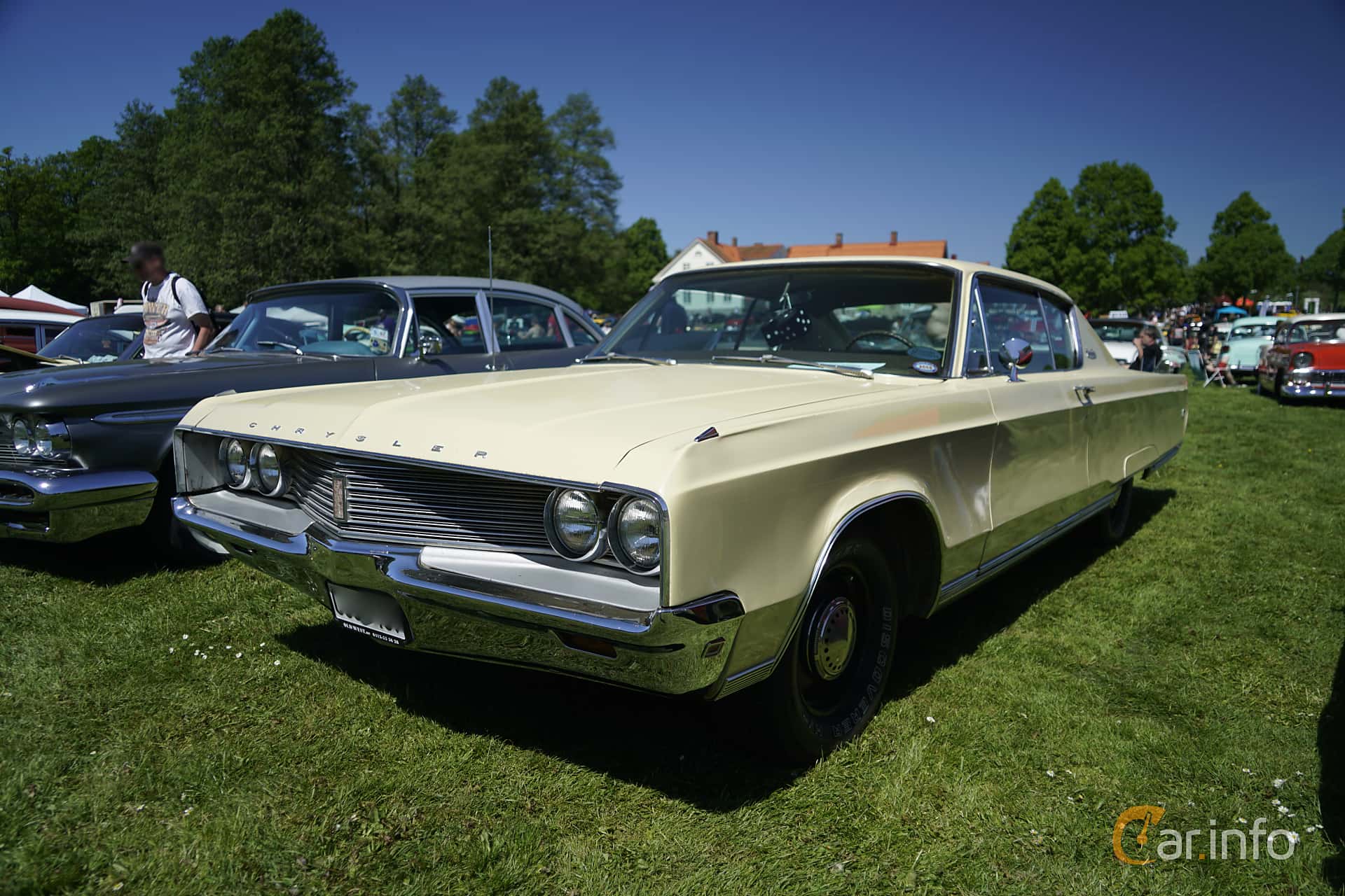 Chrysler Newport Custom 2-door Hardtop 6.3 V8 TorqueFlite, 294hp, 1968