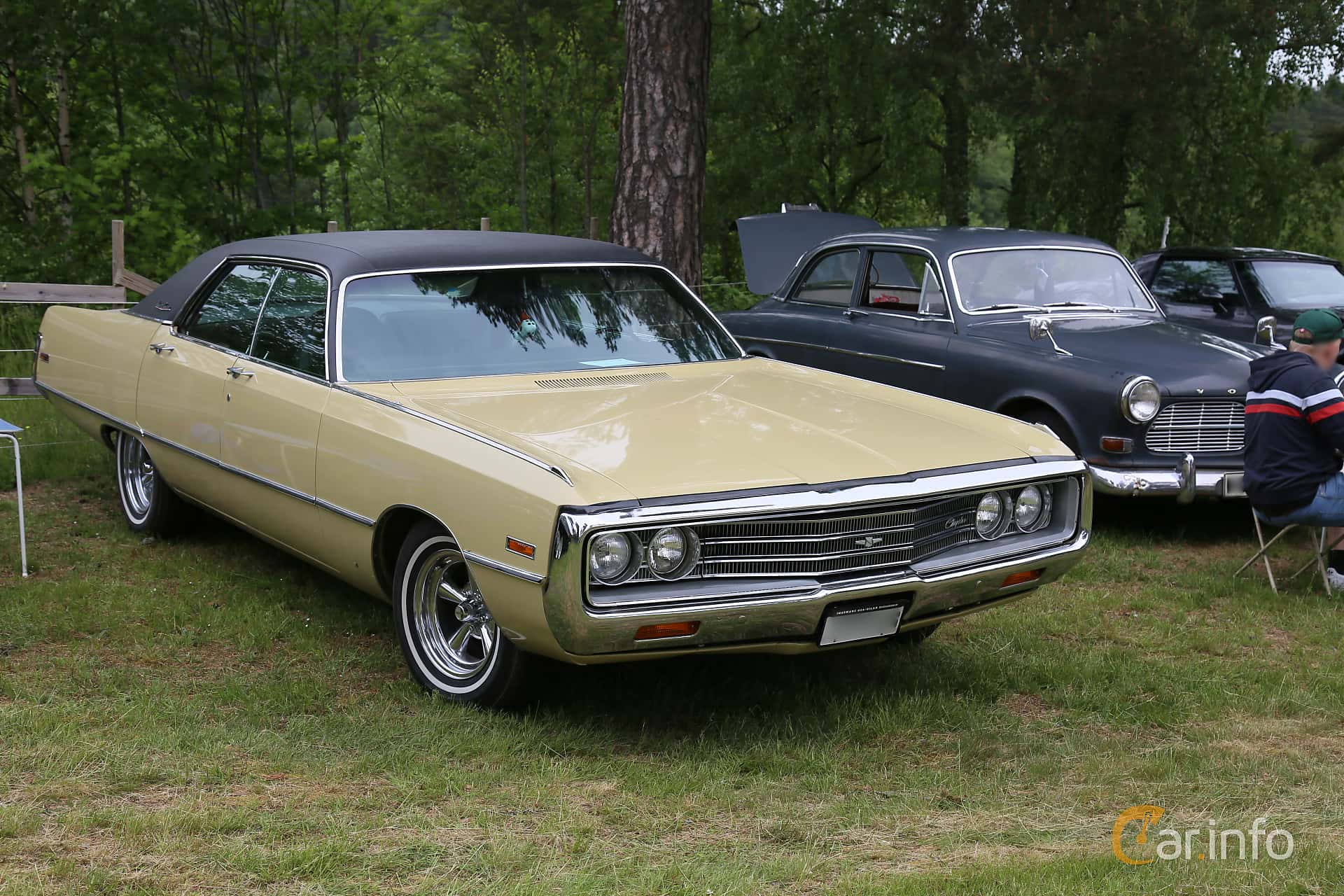 Chrysler Newport Custom 4-door Hardtop 6.3 V8 TorqueFlite, 304hp, 1971