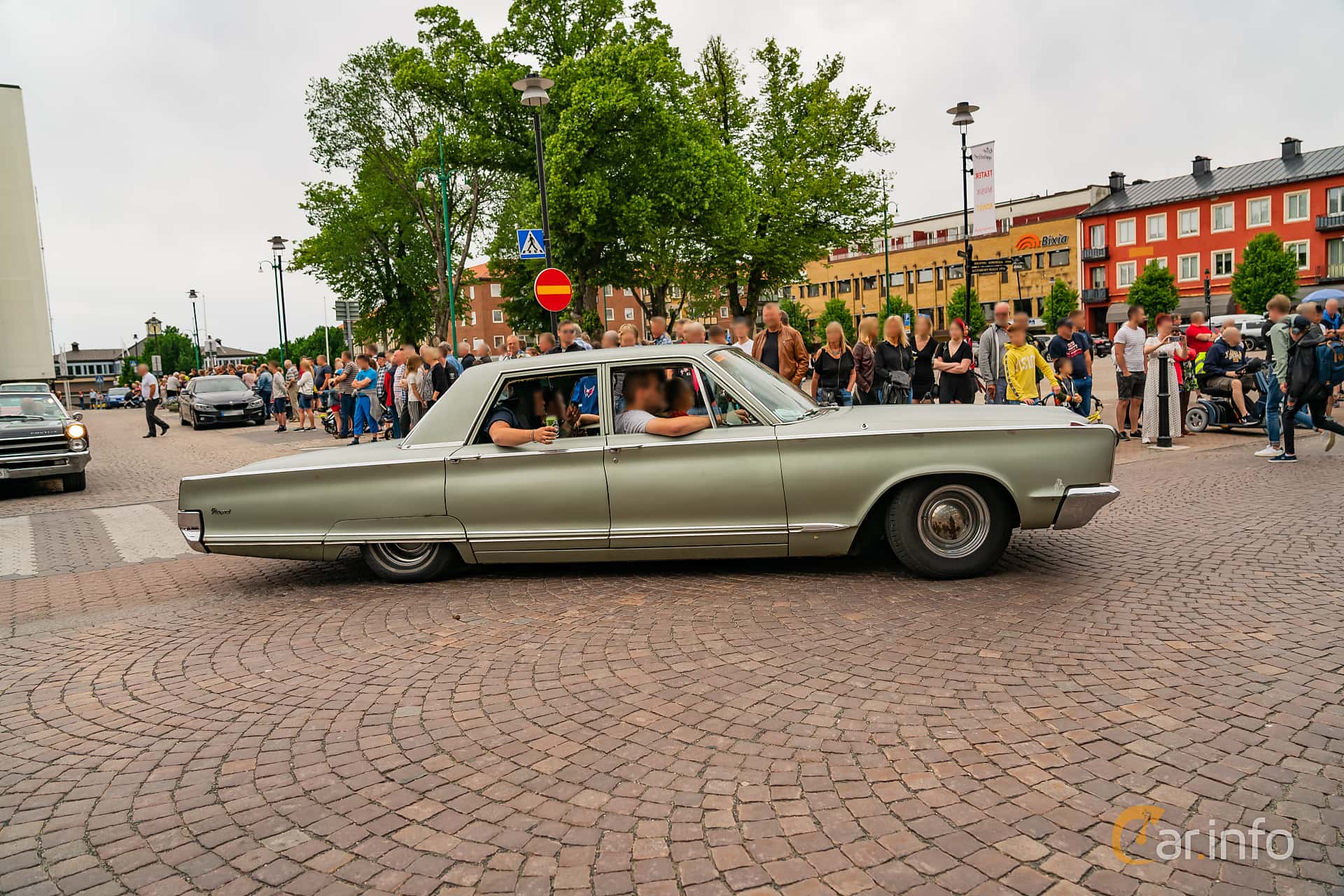 Chrysler Newport Sedan 6.3 V8 Manual, 274hp, 1966