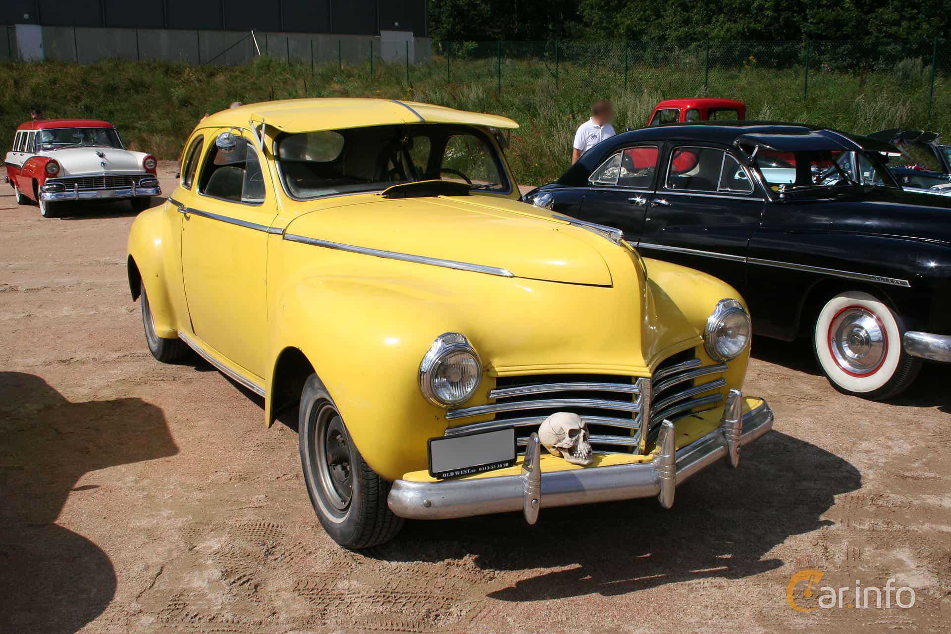 Chrysler Royal 4-door Sedan 4.0 Semi-Automatic, 114hp, 1941