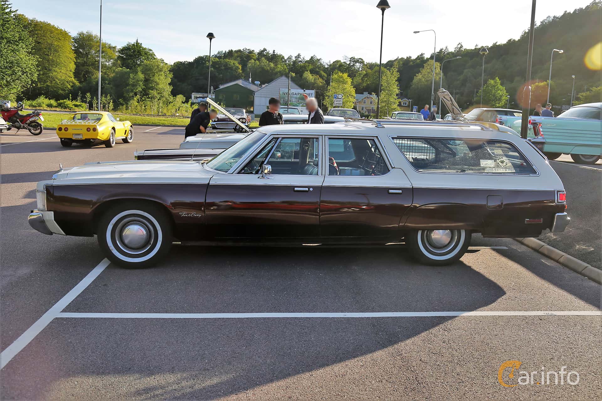 Chrysler Town & Country 2-seat 6.6 V8 TorqueFlite, 213hp, 1976
