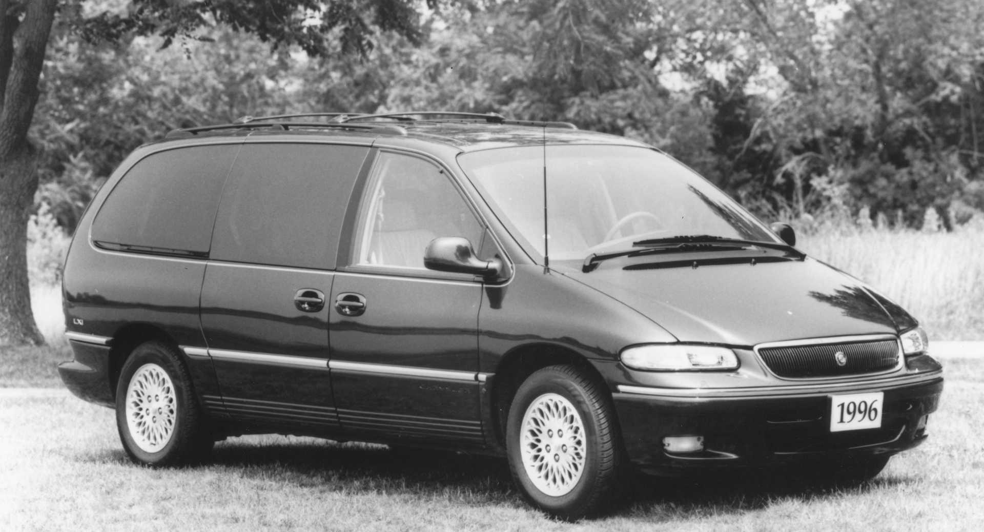 Chrysler Town & Country LWB 4-door 3.8 V6 Automatic, 166hp, 1996