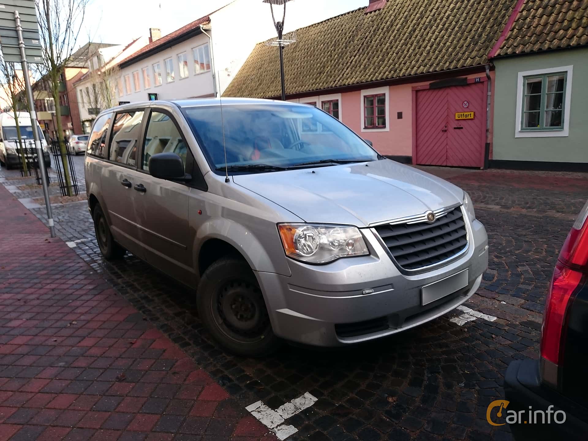 Chrysler Town & Country 3.3 V6 Automatic, 178hp, 2008