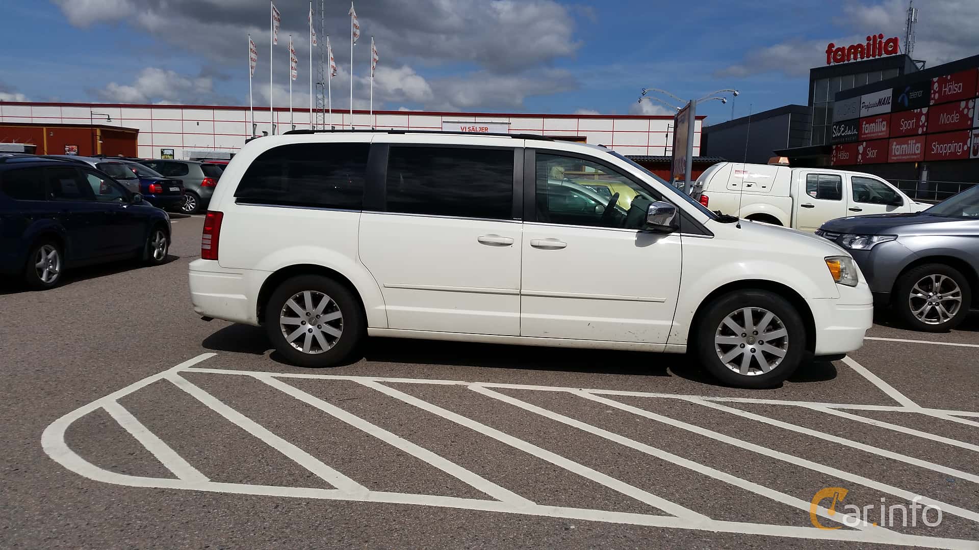 Chrysler Town & Country 3.8 V6 Automatic, 200hp, 2008