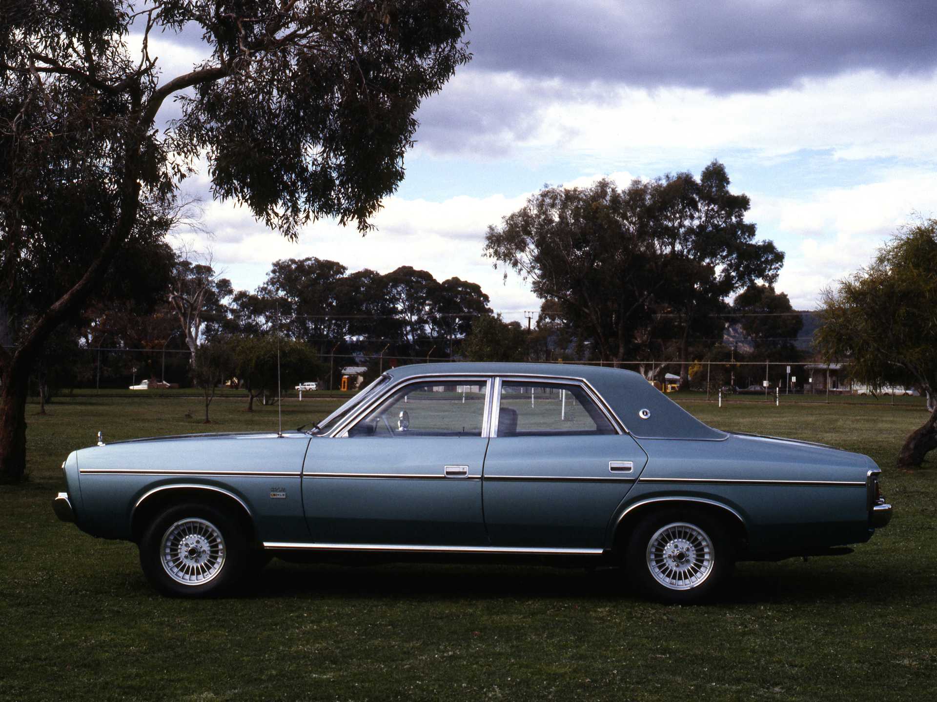 Chrysler Valiant Sedan generation CM 4.3 Manual, 4-speed