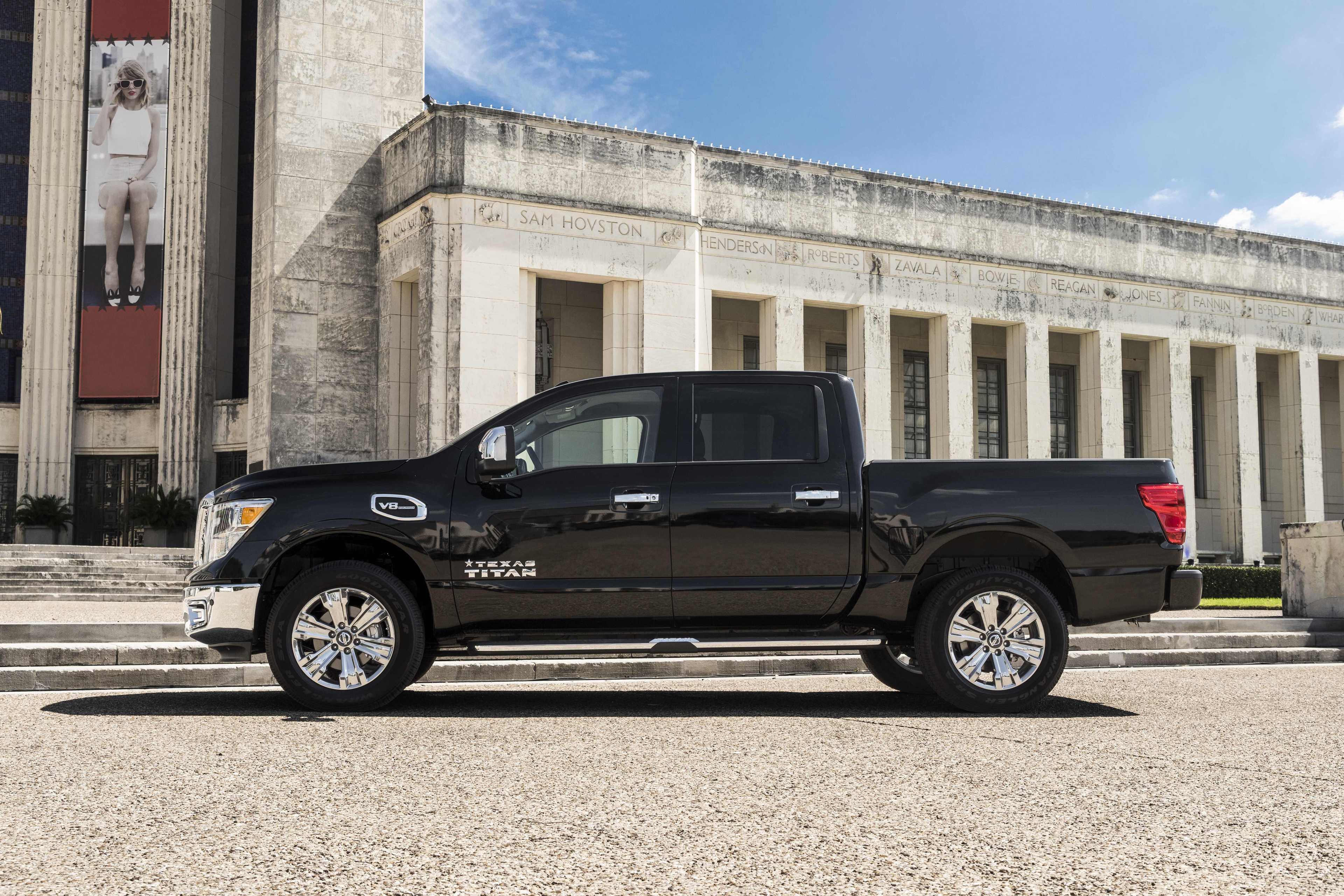 Nissan Titan Crew Cab 5.6 V8 4WD Automatic, 390hp, 2019