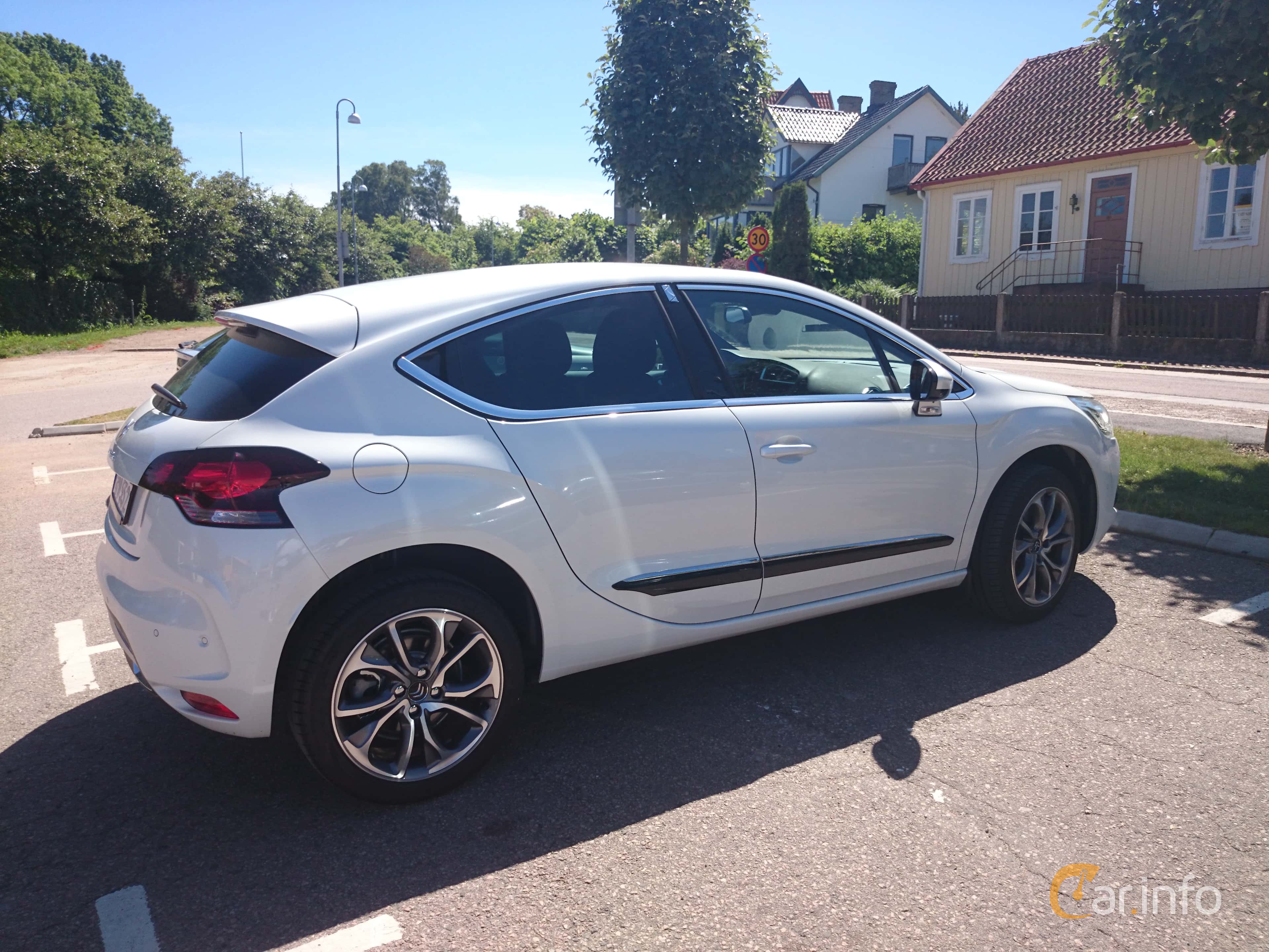 Citroën DS4 1.6 Manual, 200hp, 2011