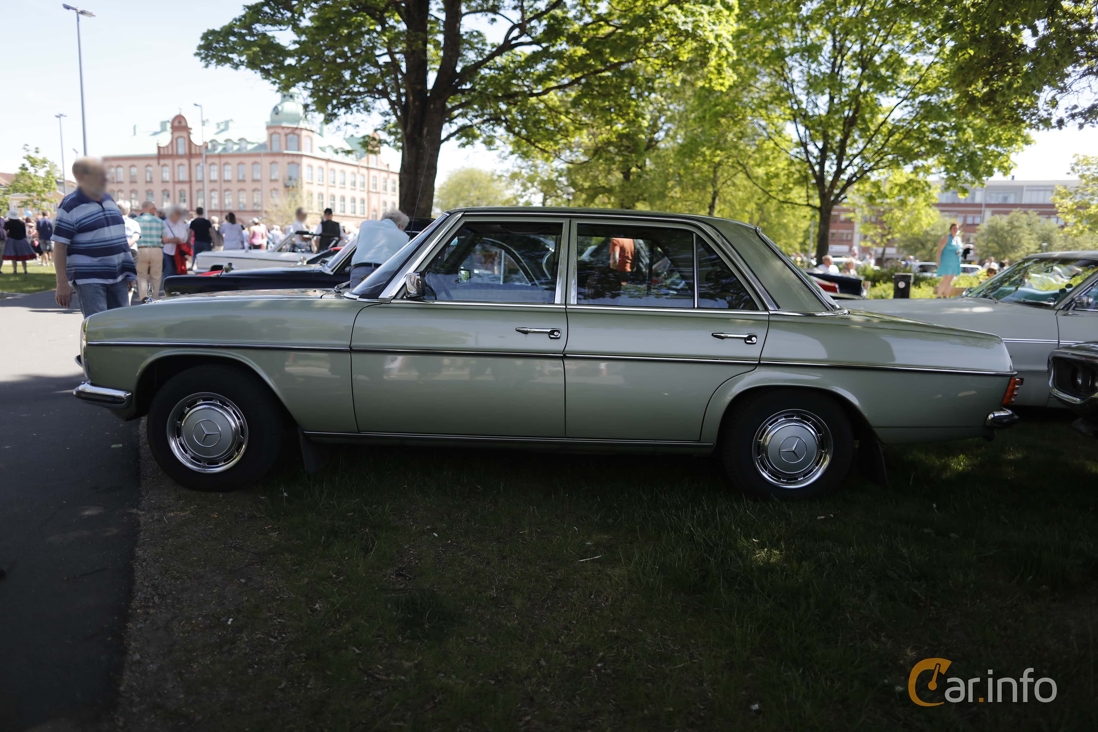 Mercedes-Benz 200