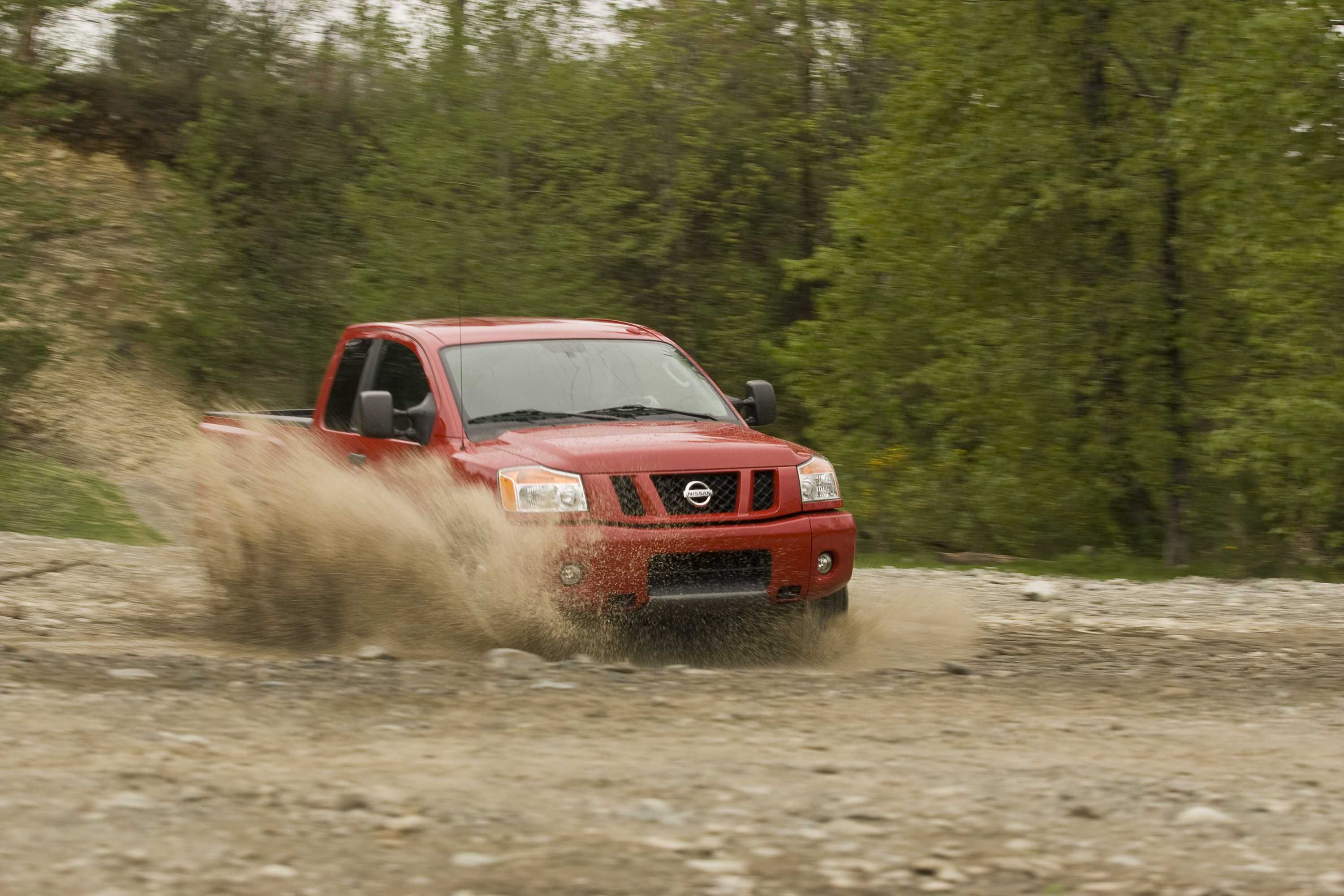 Nissan Titan King Cab 5.6 V8 4WD Automatic, 321hp, 2010
