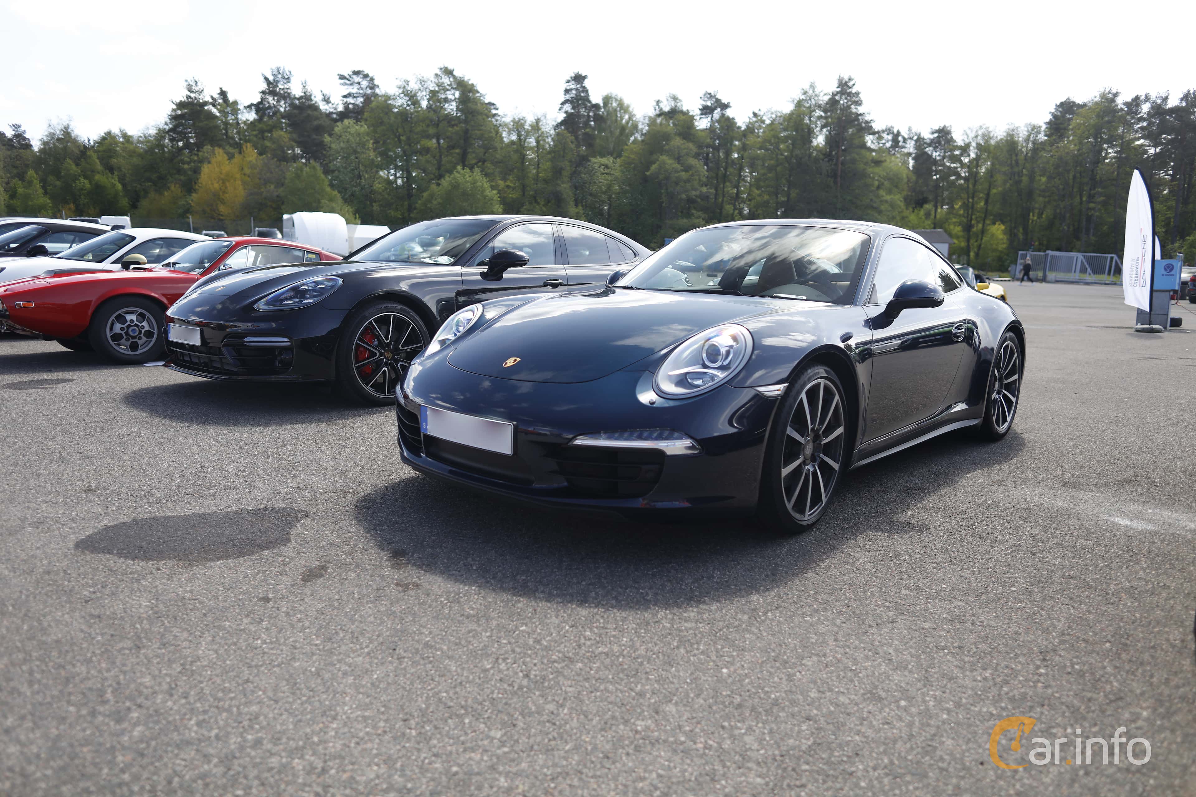 Porsche 911 Carrera 4  350hp, 2013