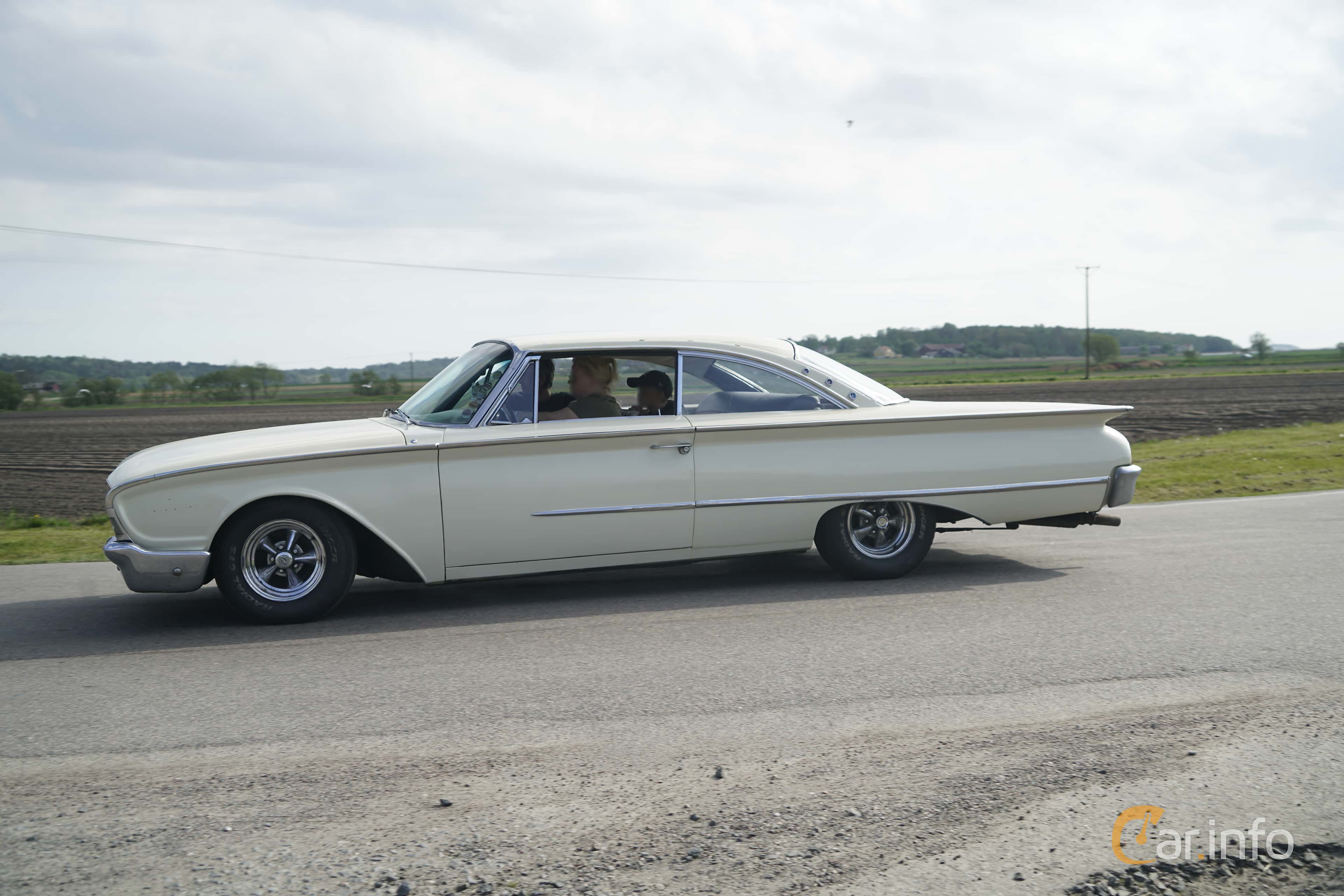 Ford Galaxie Starliner 5.8 V8 305hp, 1960