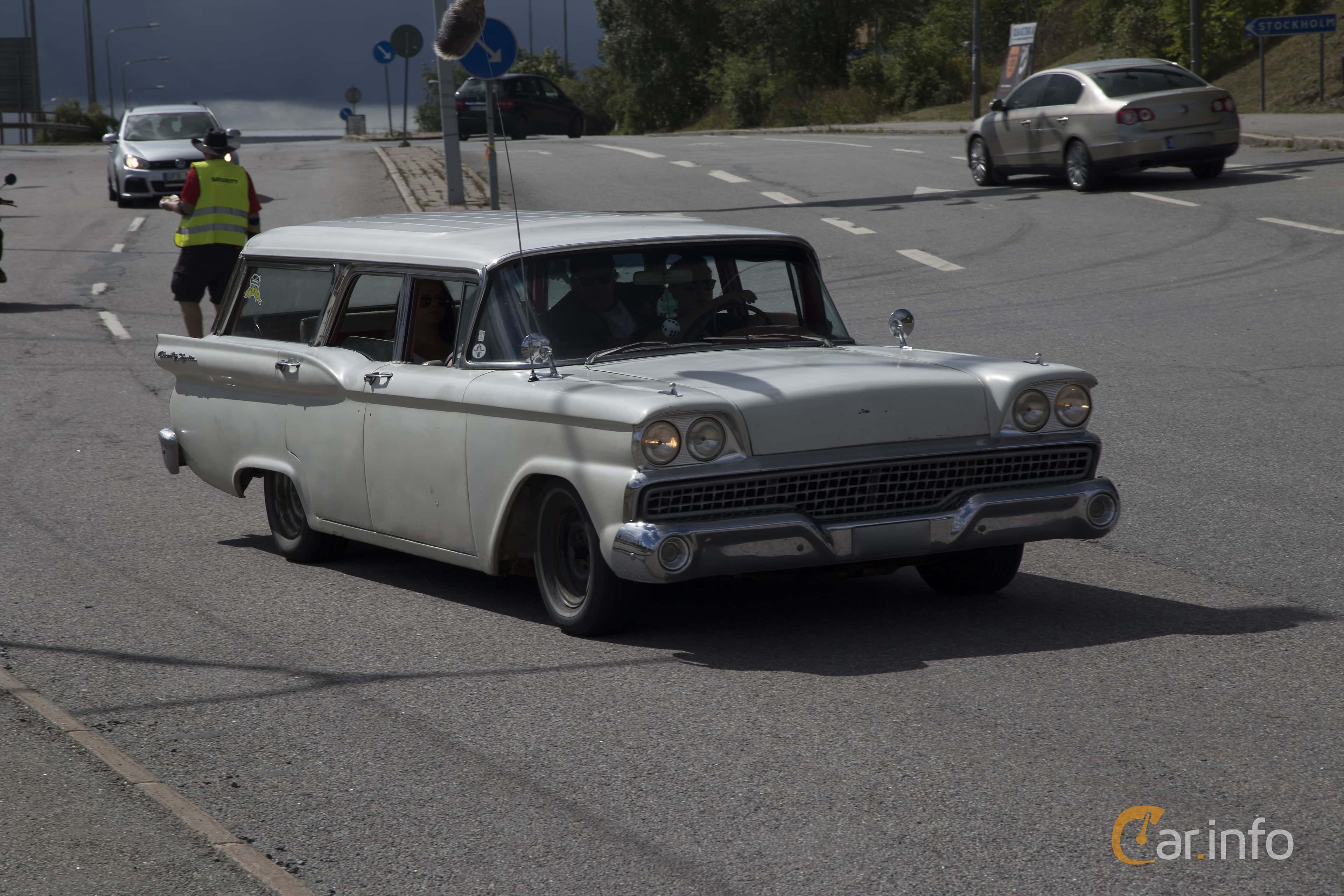 Ford Country Squire 2-seat 5.8 V8 Automatic, 305hp, 1959