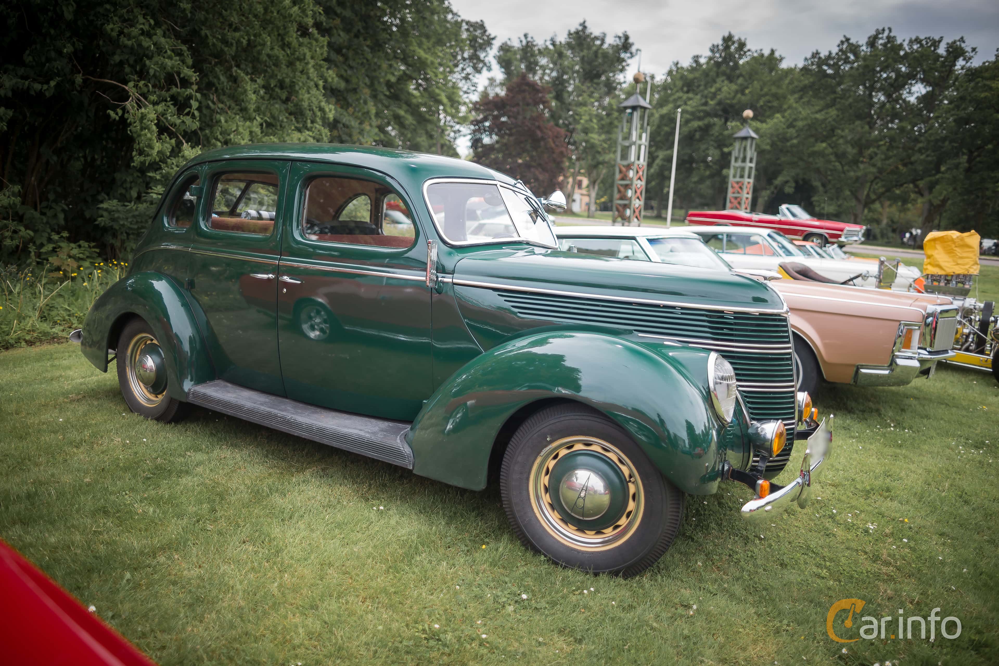 Ford Standard Fordor Sedan 2.2 V8 Manual, 61hp, 1938