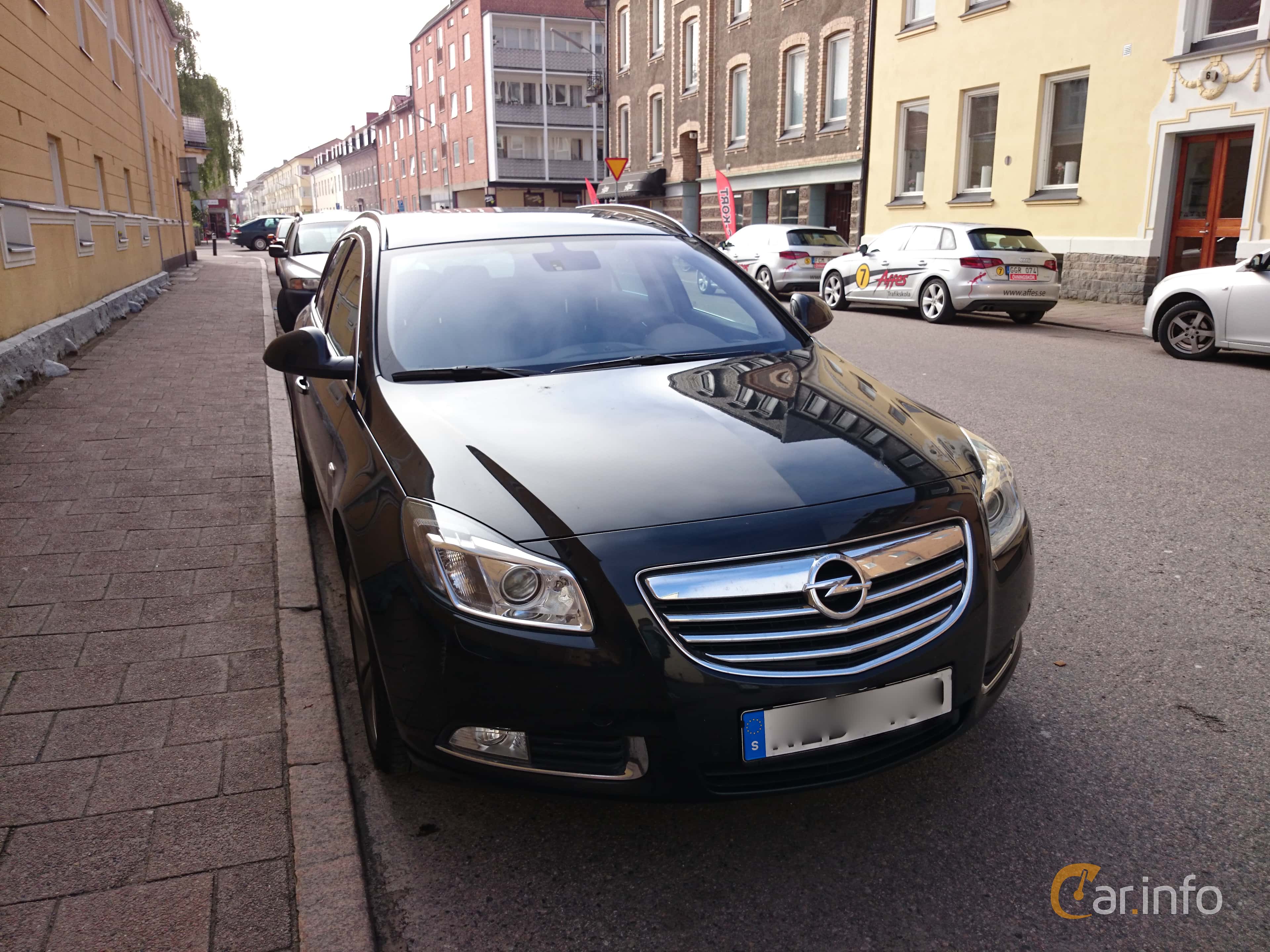Opel Insignia Sports Tourer 2.0 BiTurbo CDTI  Manual, 195hp, 2013