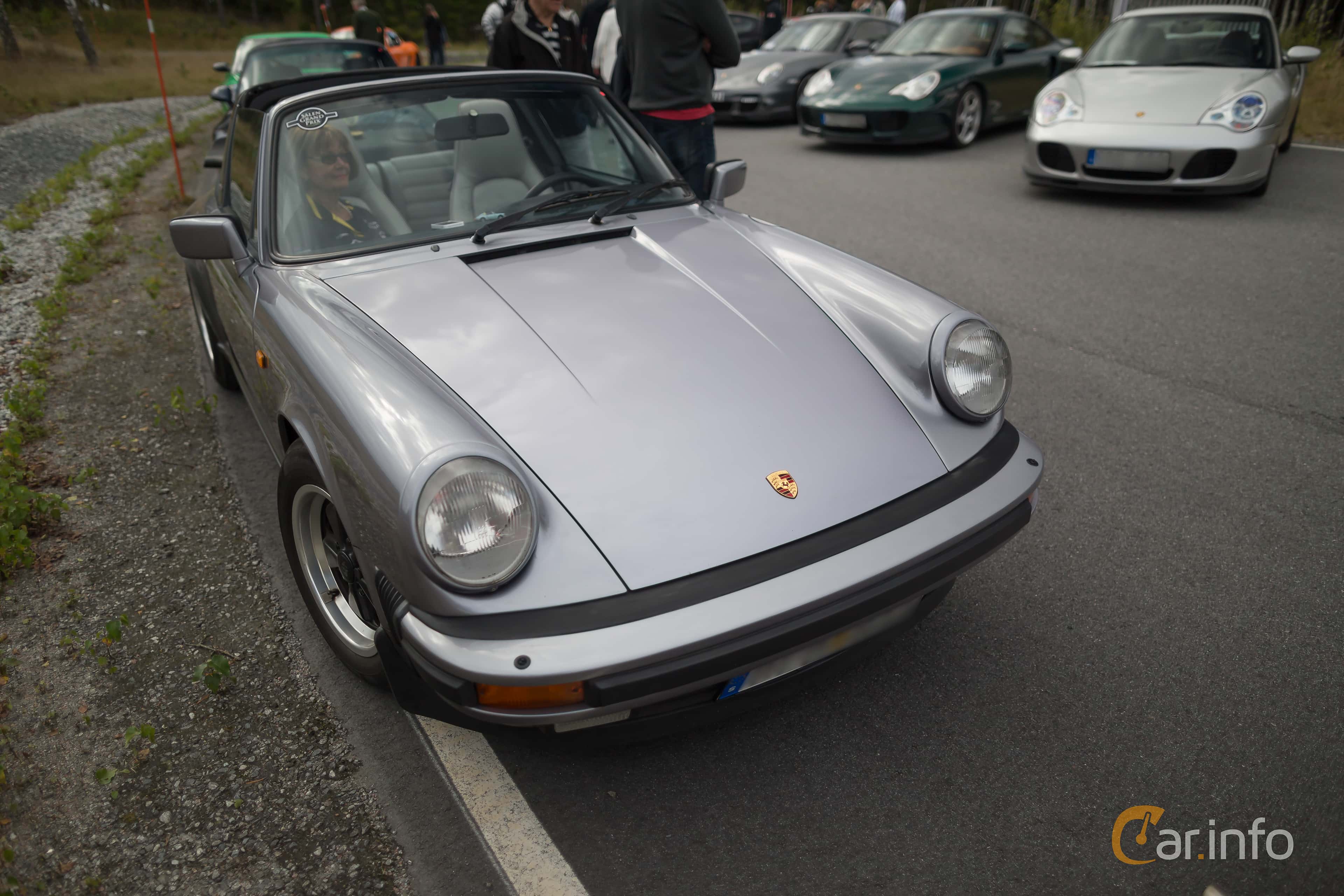 Porsche 911 Carrera Cabriolet  Manual, 231hp, 1988
