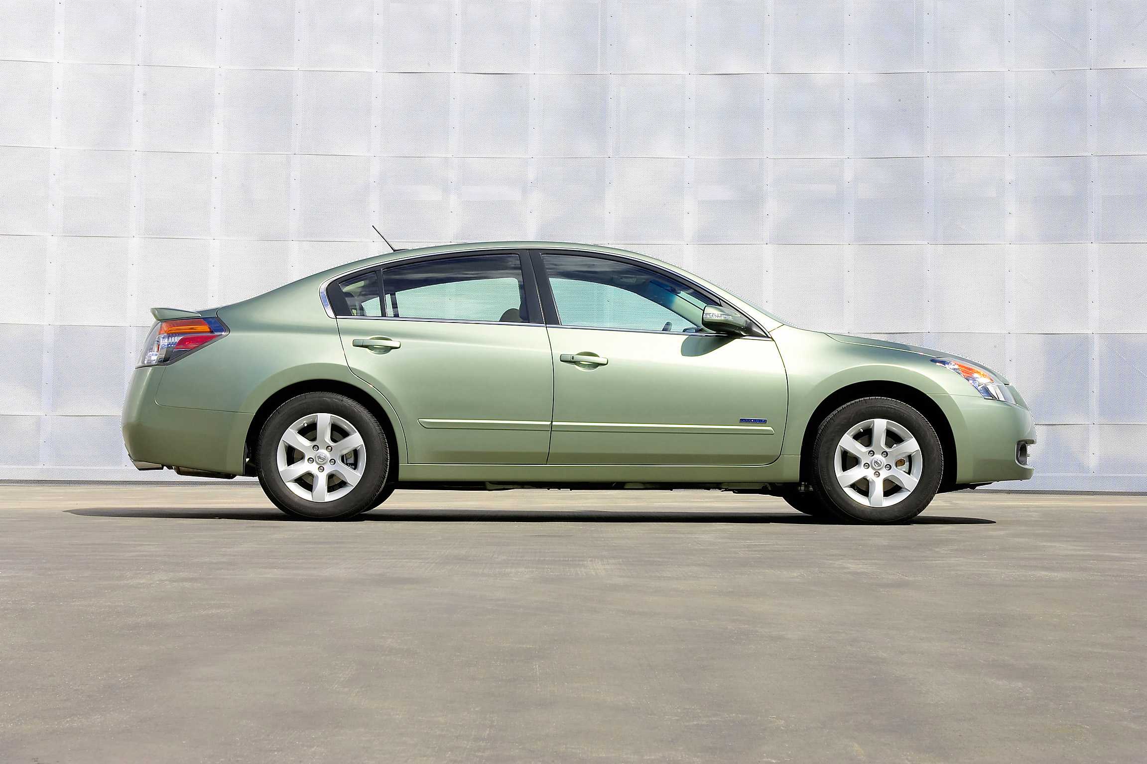 Nissan Altima 3.5 V6 CVT, 272hp, 2009
