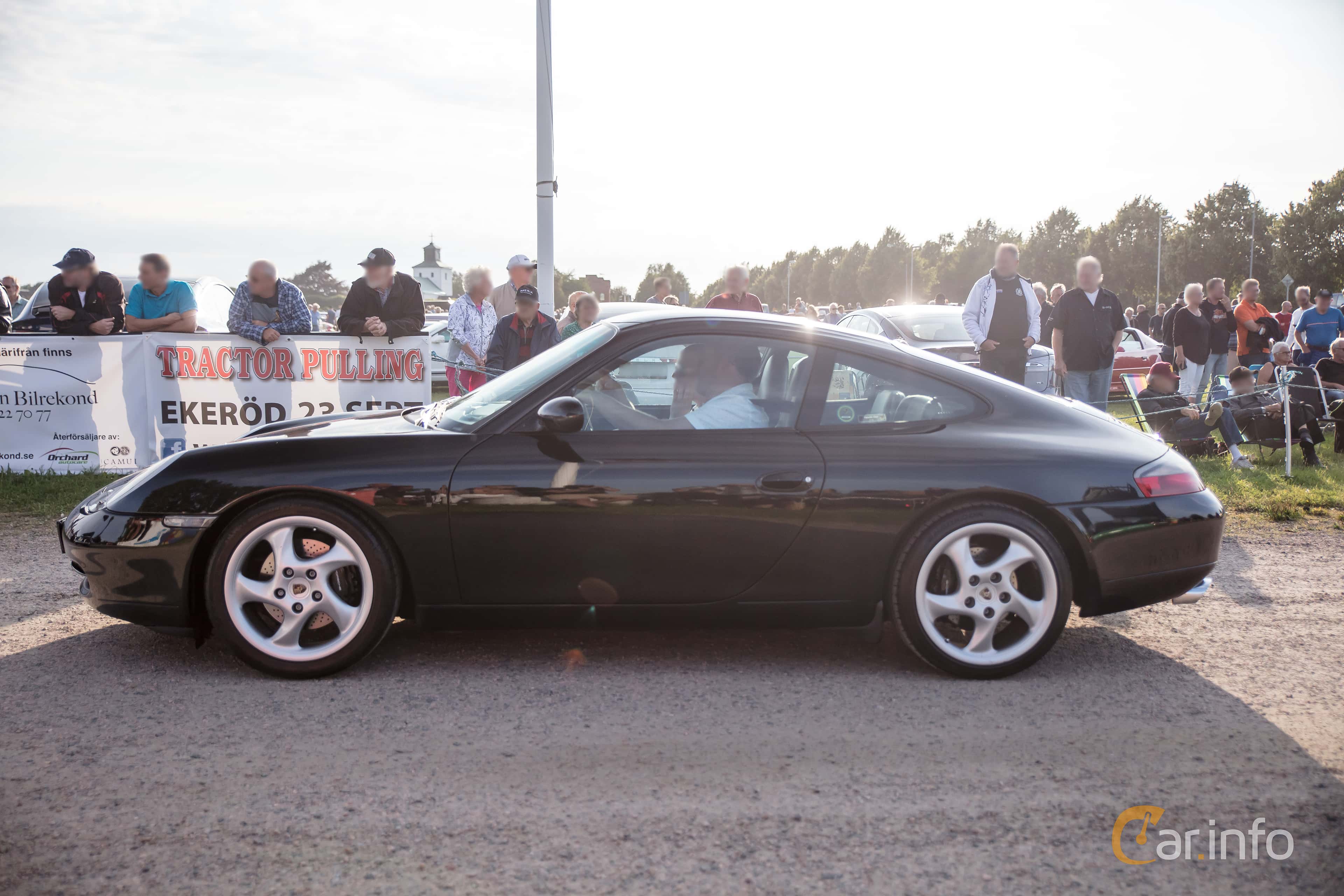 Porsche 911 Carrera  300hp, 2001
