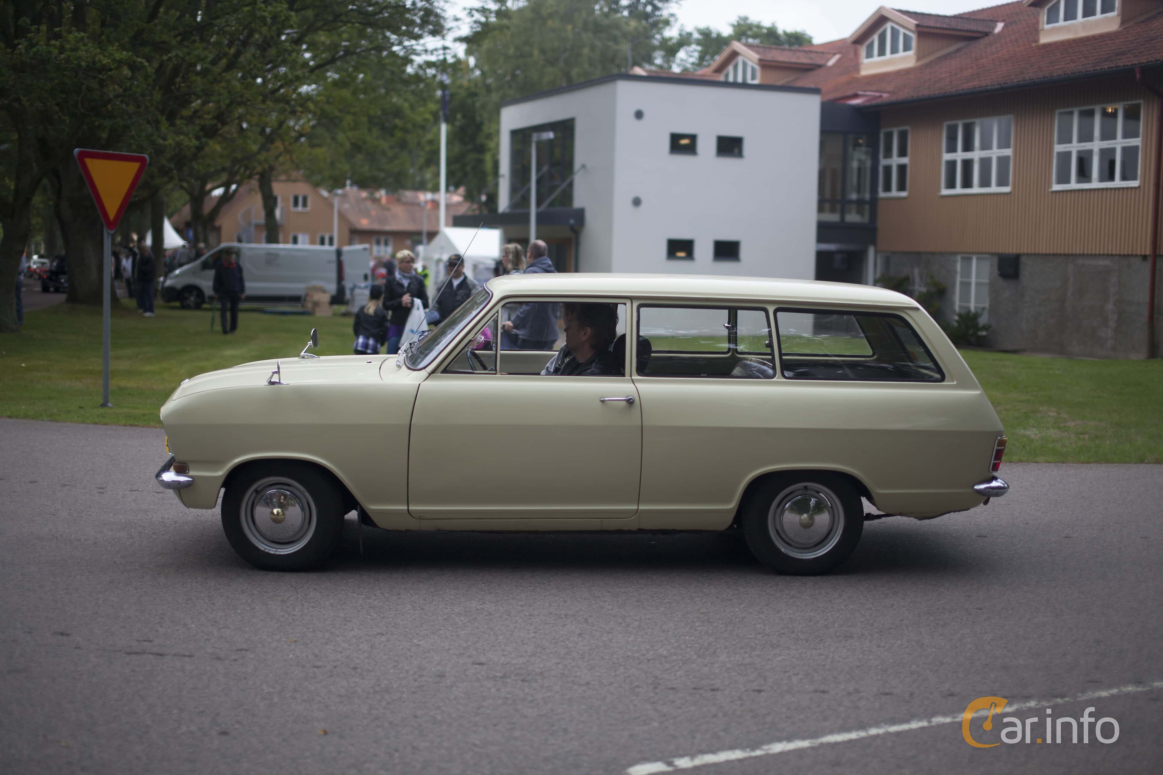 Opel Kadett 1100 S 3-door Car-A-Van Hydra-Matic, 3-speed