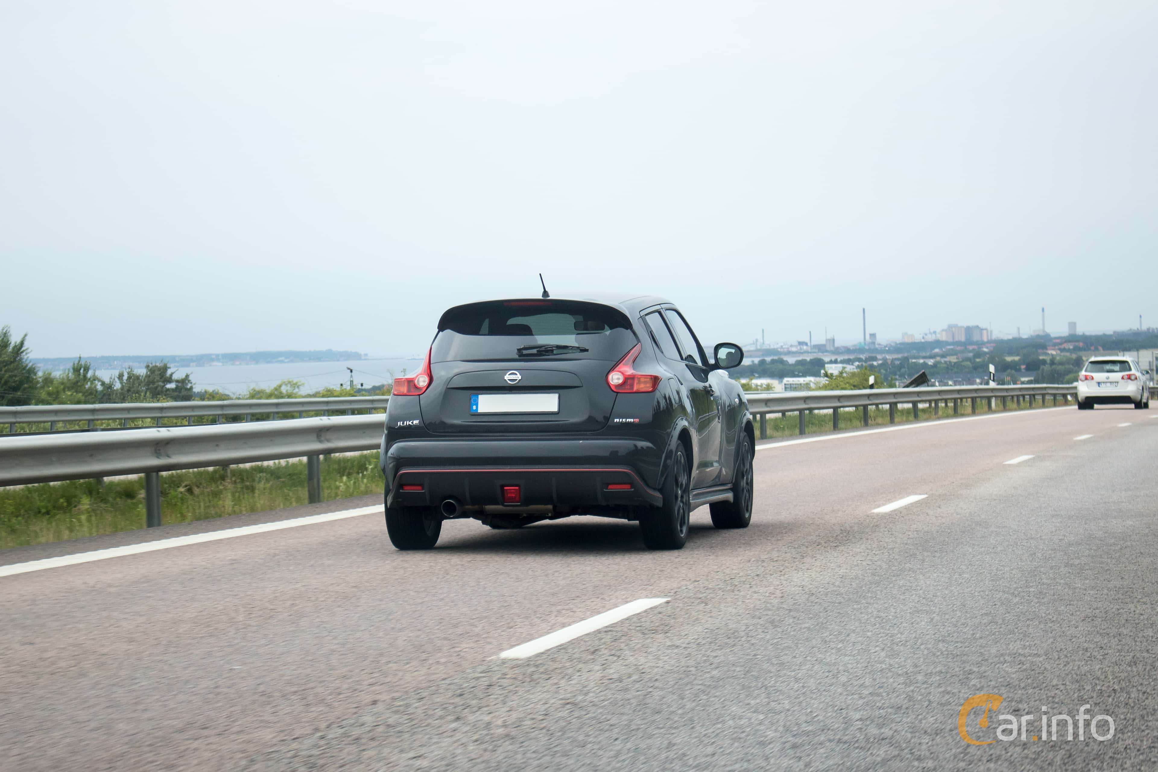 Nissan Juke Nismo 1.6 DIG-T 4x4 XTRONIC-CVT, 200hp, 2013