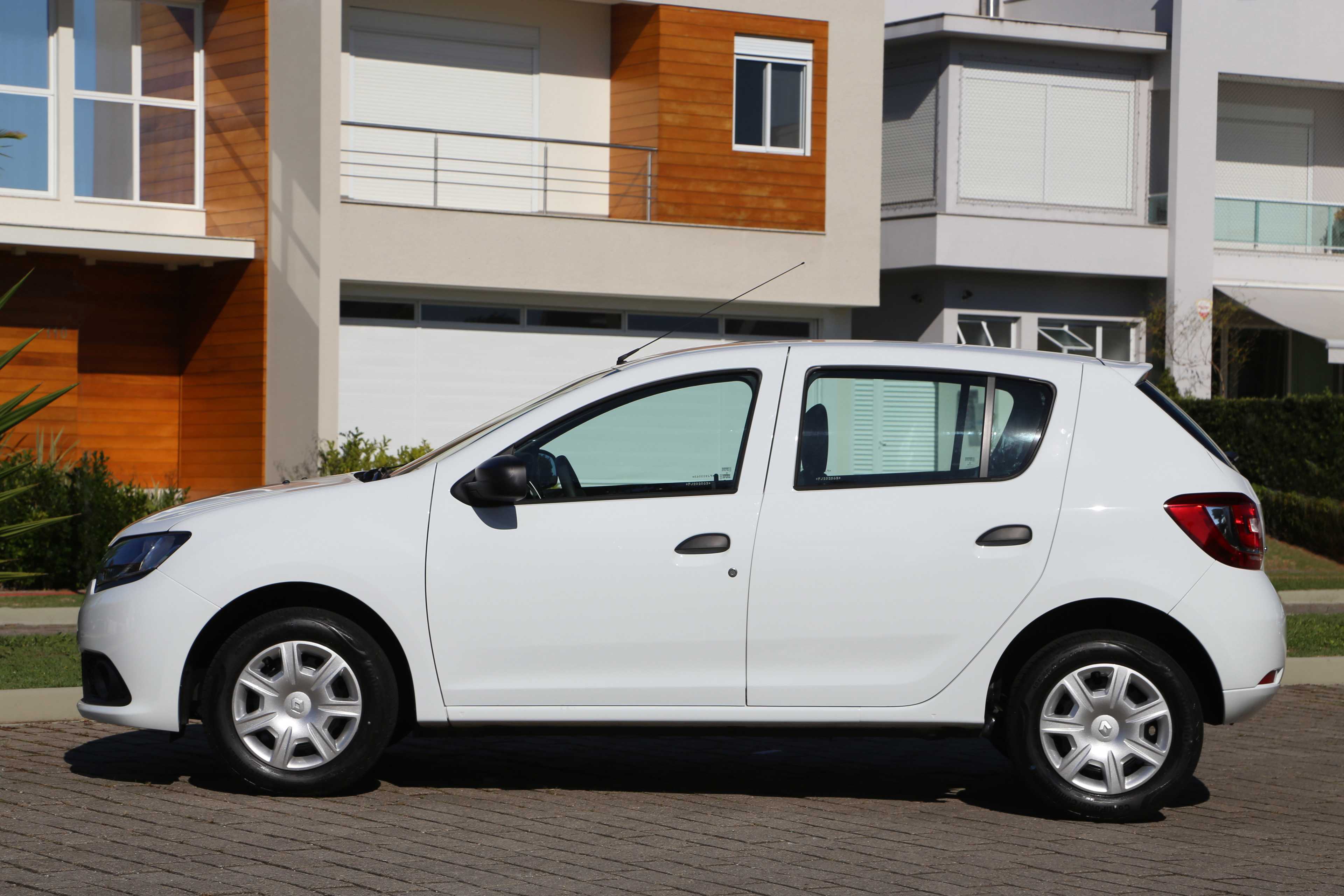 Renault Sandero 2nd Generation 1.6 Manual, 5-speed