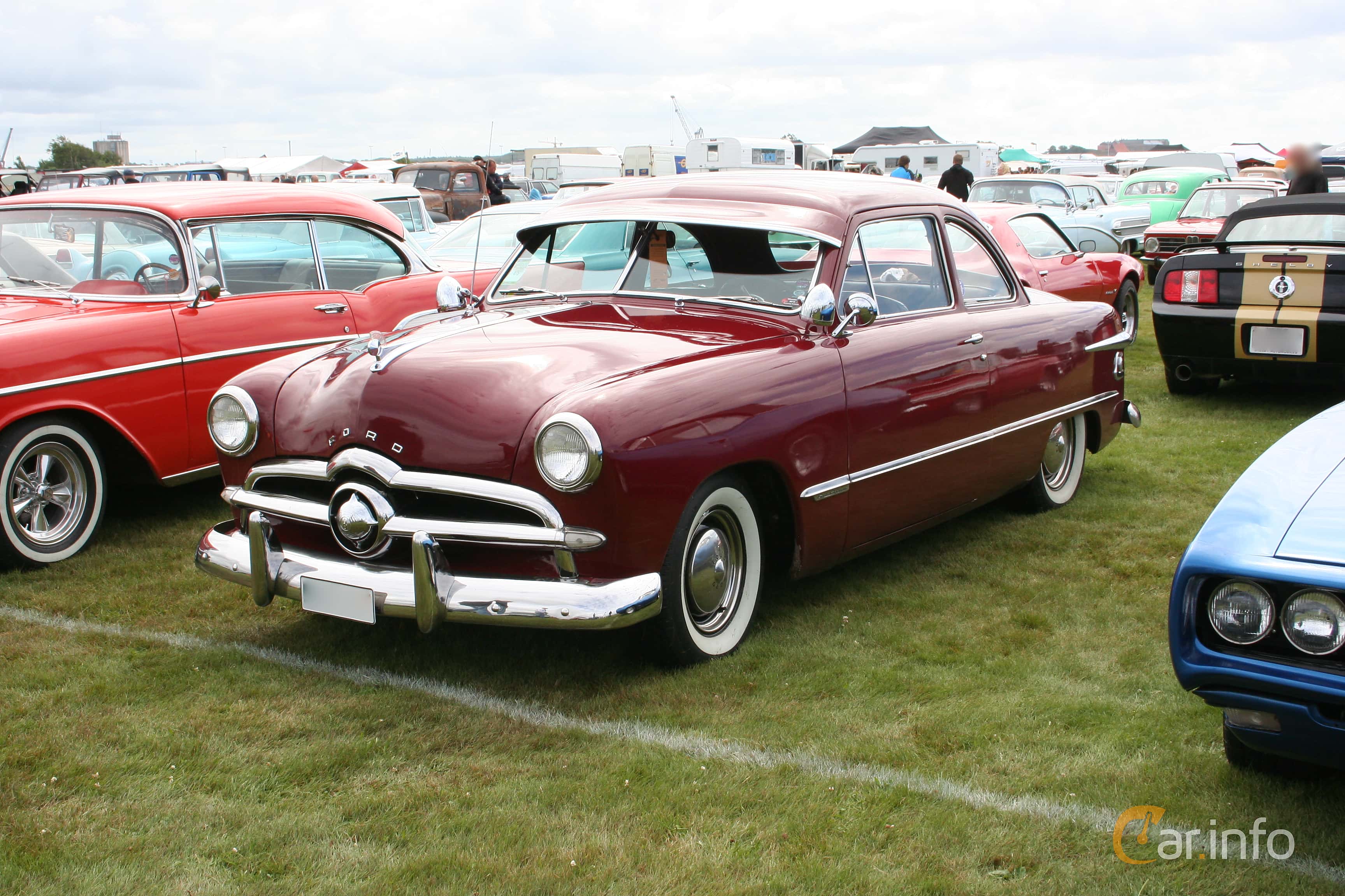 Ford Custom Fordor Sedan 3.9 V8 102hp, 1949