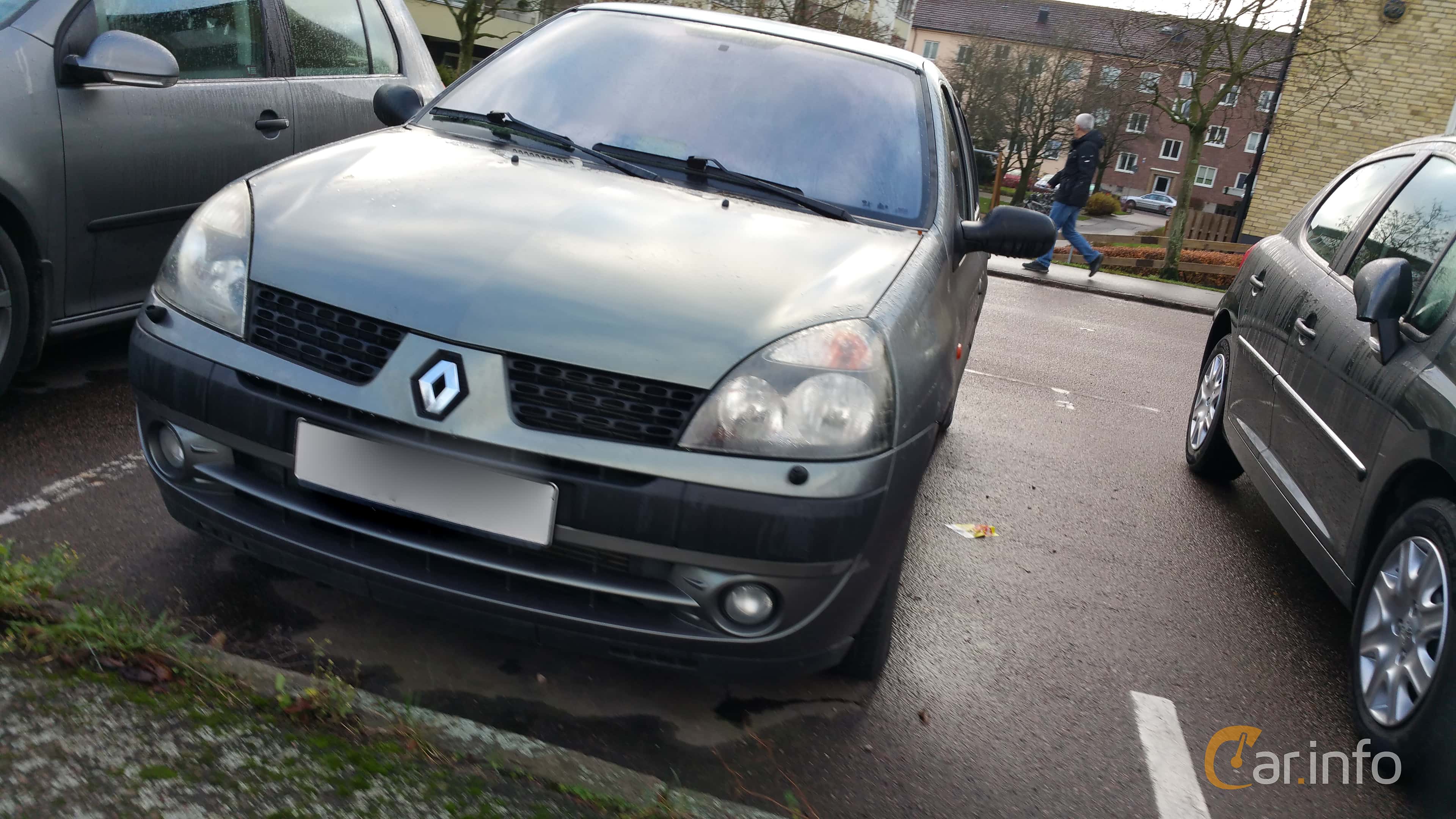 Renault Clio 5-door Hatchback 1.2 Manual, 75hp, 2003