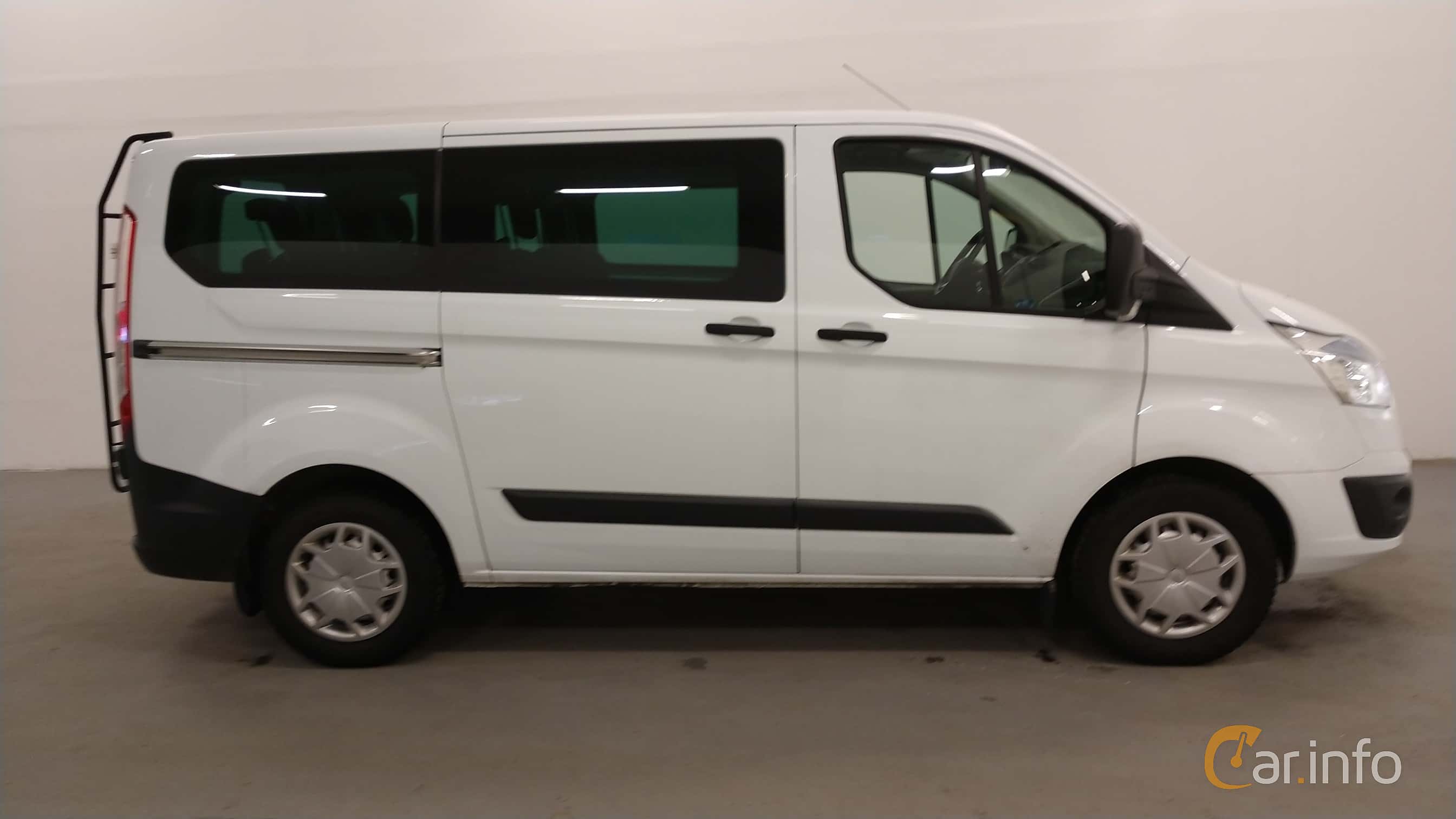 Ford Transit Custom Combi 2.2 TDCi Manual, 125hp, 2015