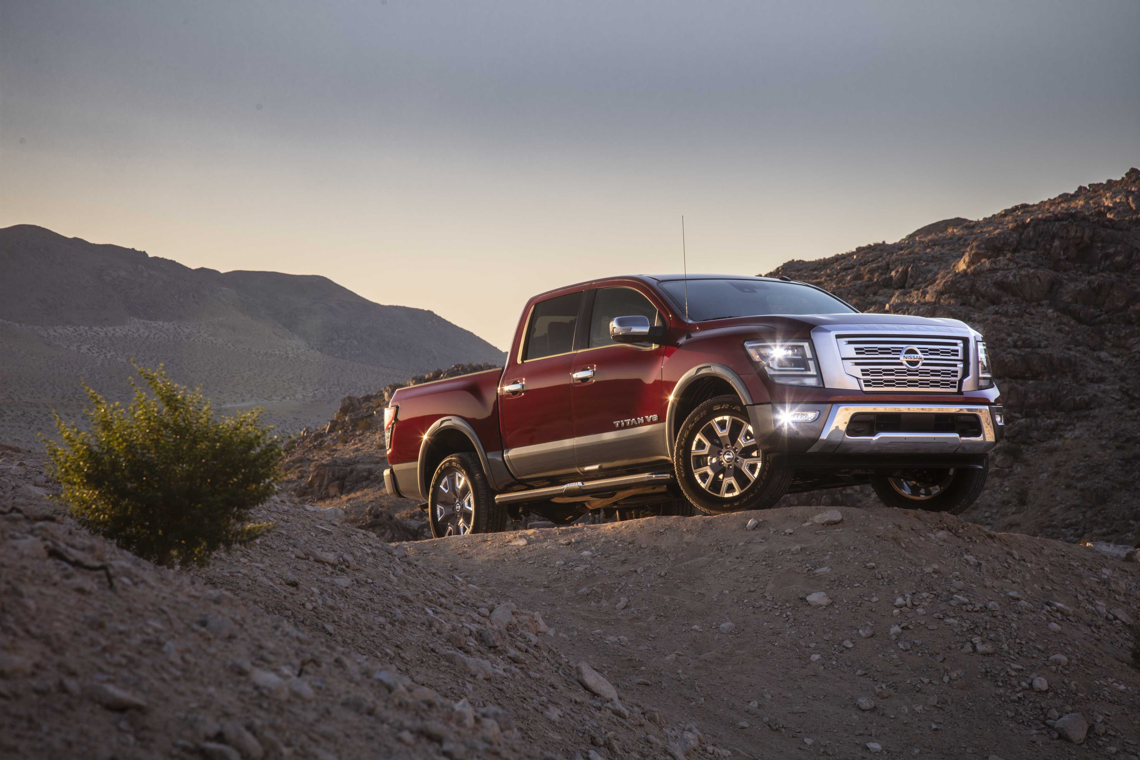 Nissan Titan Crew Cab 5.6 V8 4WD Automatic, 405hp, 2020
